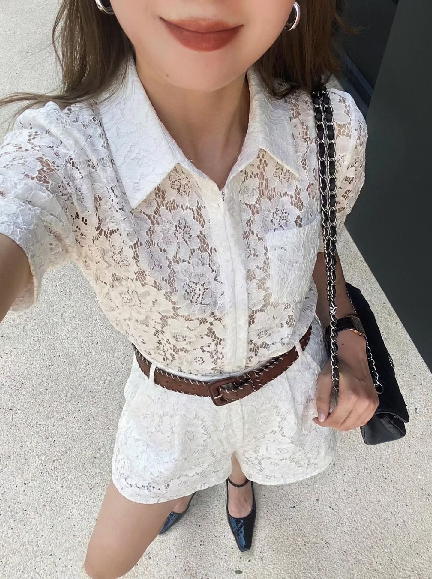 雲朵白單口袋翻領造型蕾絲連身短褲-S-XL (Elegant & Love)