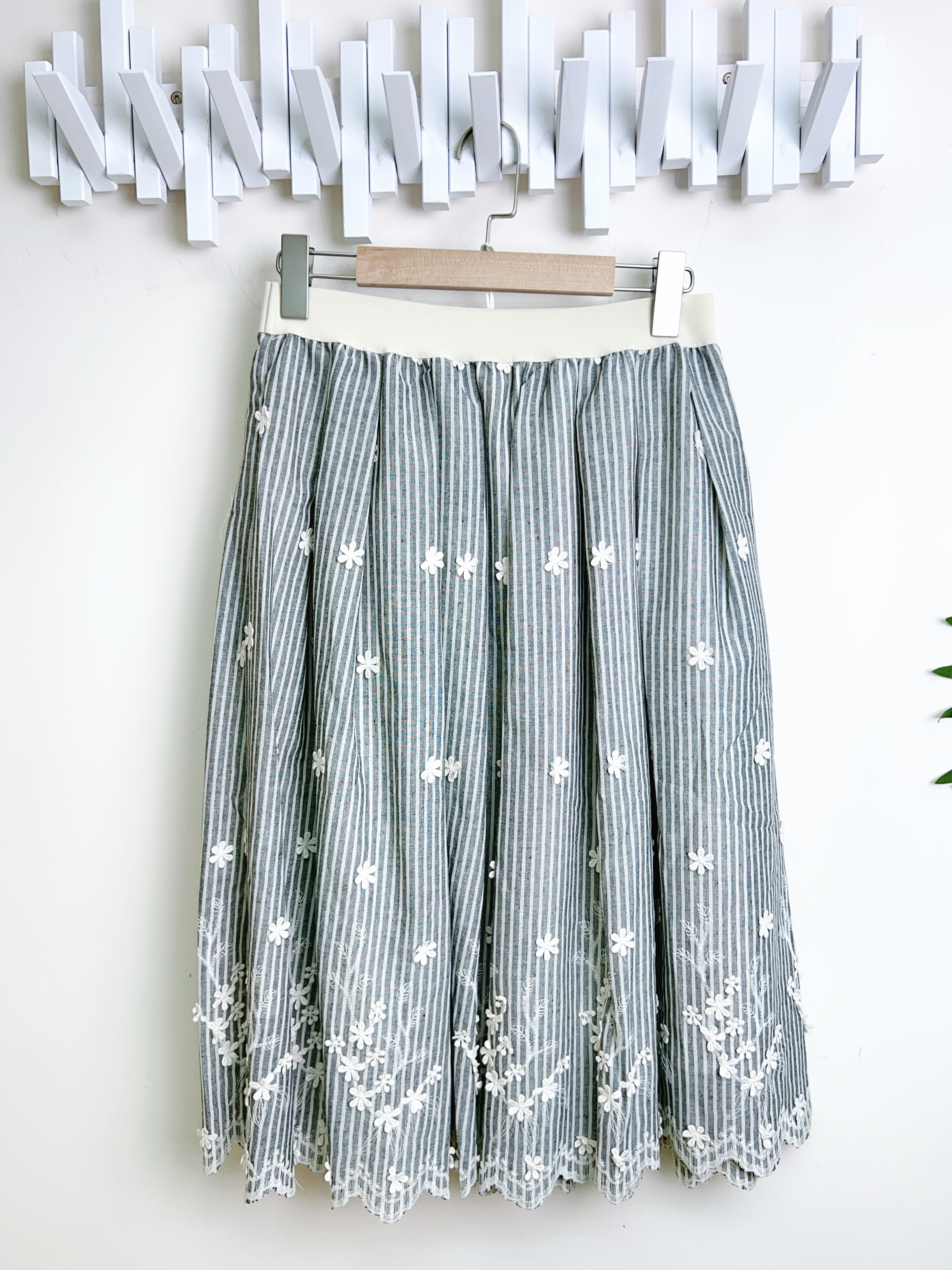 立體花棉麻波浪邊半截裙（腰28-36 臀42 長28吋）68913 #2304clo