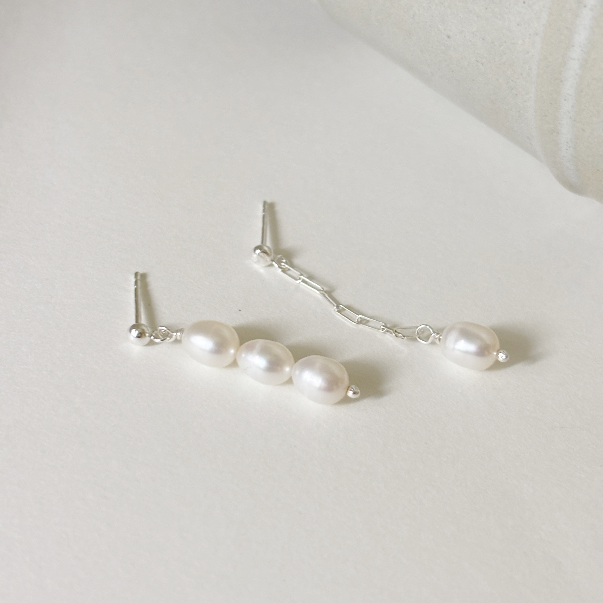 不對稱米形珍珠耳環