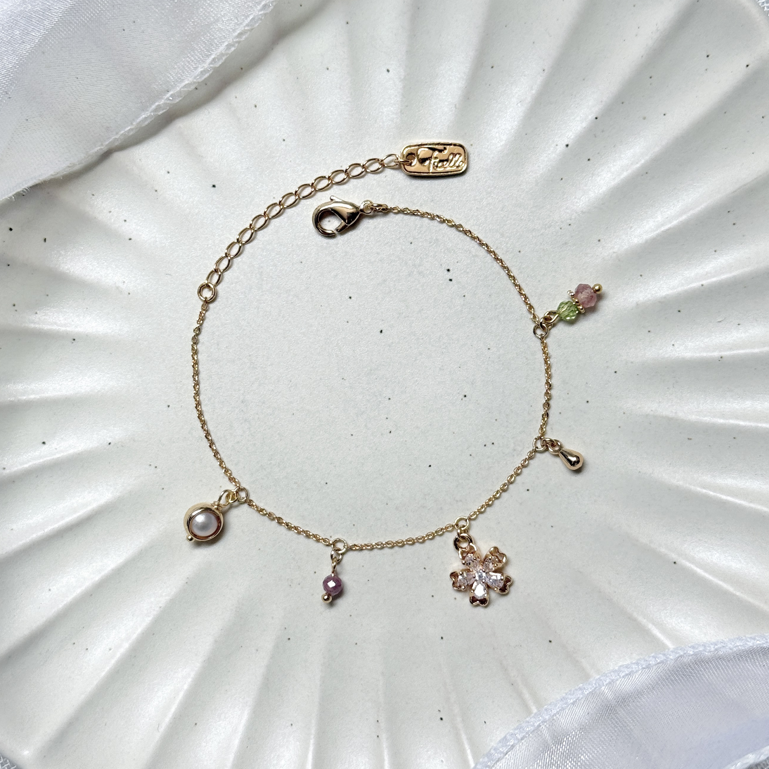 B01 / 限時彩蛋 • 追逐光影的凡人 – 珍珠草莓晶 – 手鍊