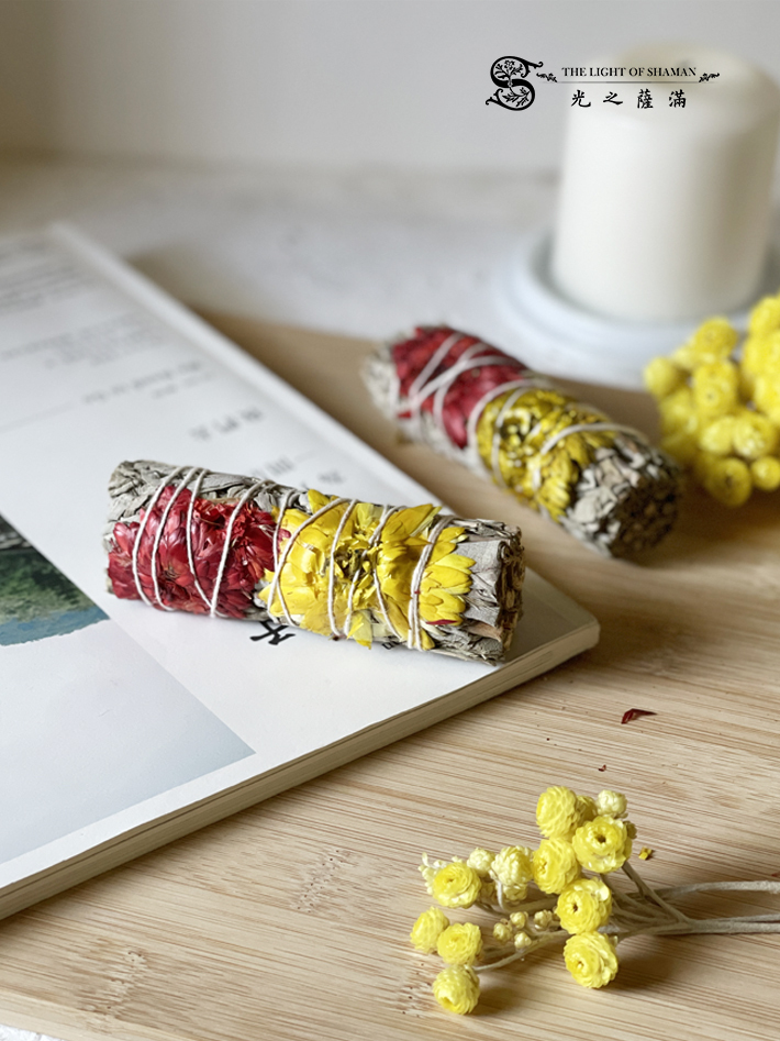 北美淨化聖品白鼠尾草與麥桿菊等乾燥花混合綑－光之薩滿