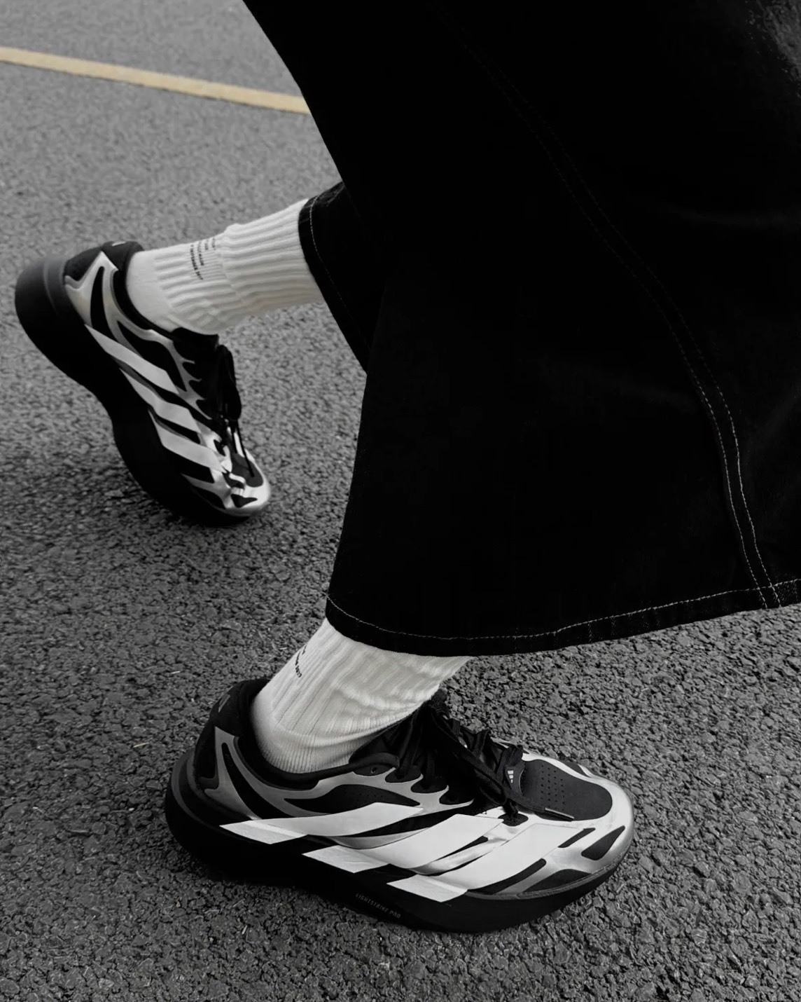 國外限定 ADIDAS ADIZERO EVO SL EXO 科技感 外骨骼結構  黑銀 跑鞋