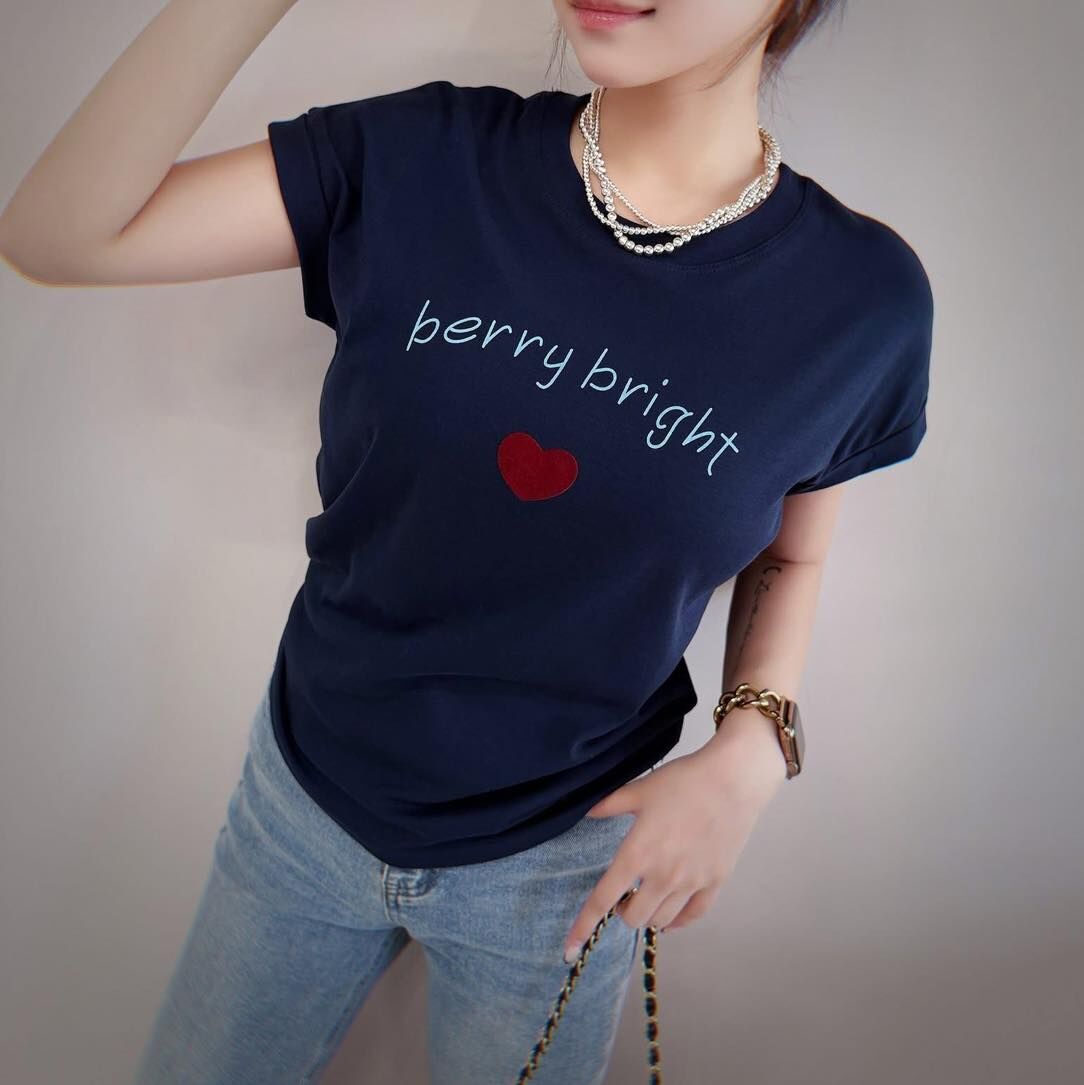 【簡約又可愛的植絨愛心字母造型棉tee】（現貨）