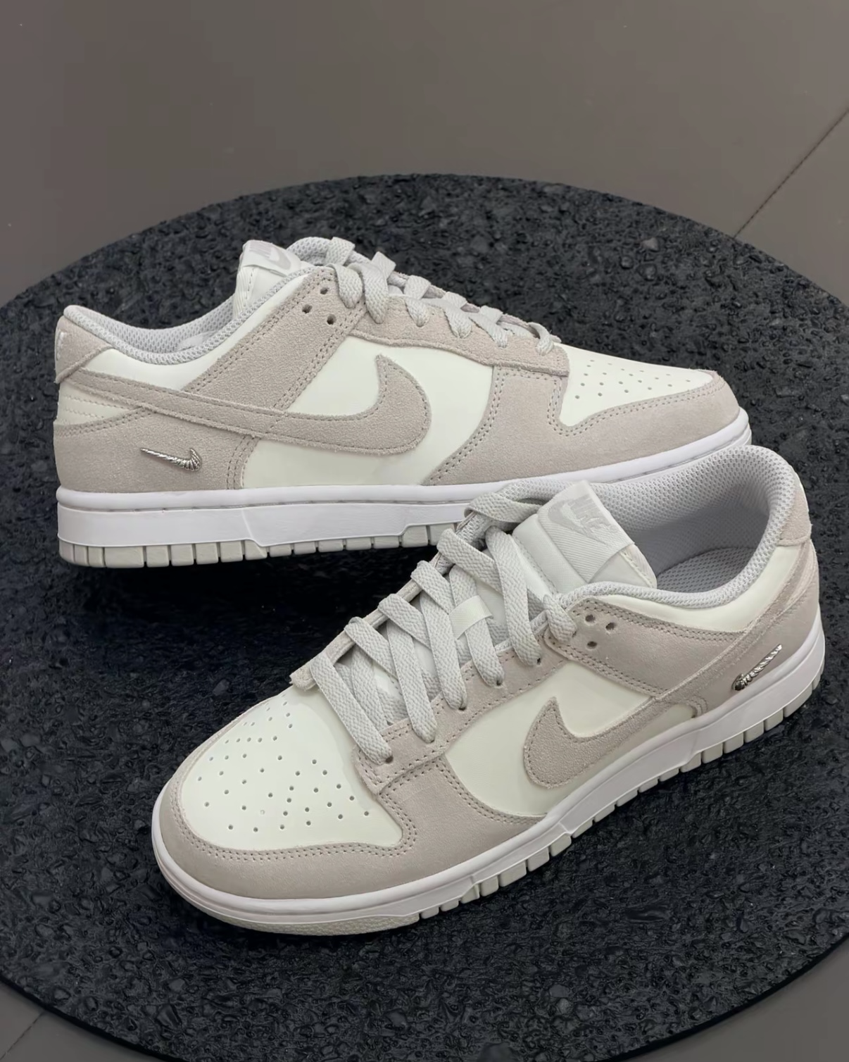 NIKE DUNK LOW "Sail" 米灰色 淺灰 麂皮 小銀鉤 女鞋 低筒休閒鞋