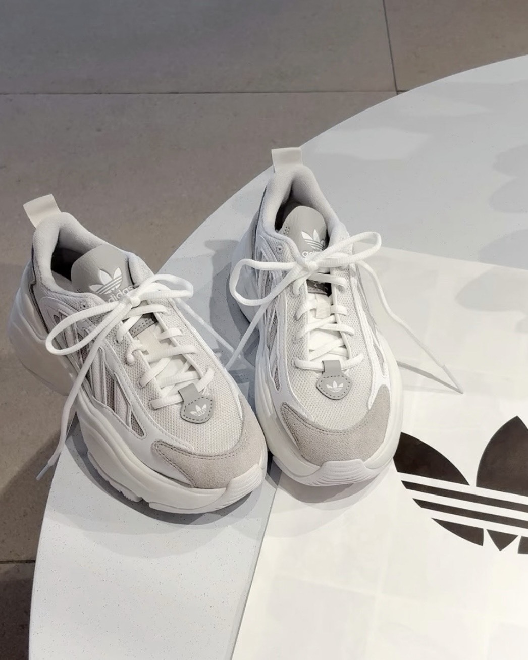 Adidas original OZGAIA 灰白 厚底 增高 女鞋