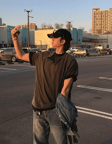 雙亨利領短袖T卹