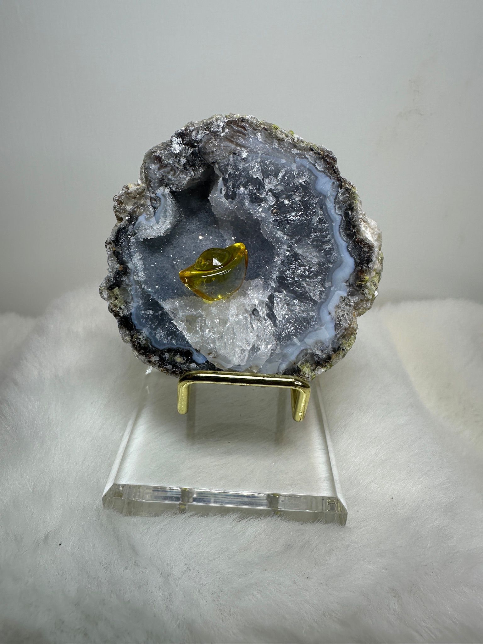 HKAG0417-021 墨西哥晶洞 (瑪瑙邊) 送黃色琉璃金元寶1個 (A21)