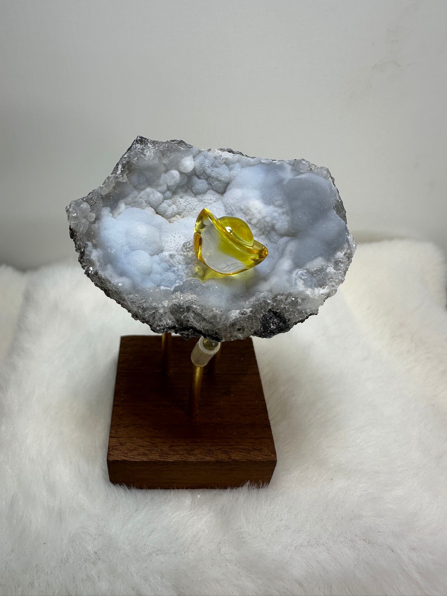 HKAG0417-024 墨西哥晶洞 (細砂糖波波) 送黃色琉璃金元寶1個 (A24)