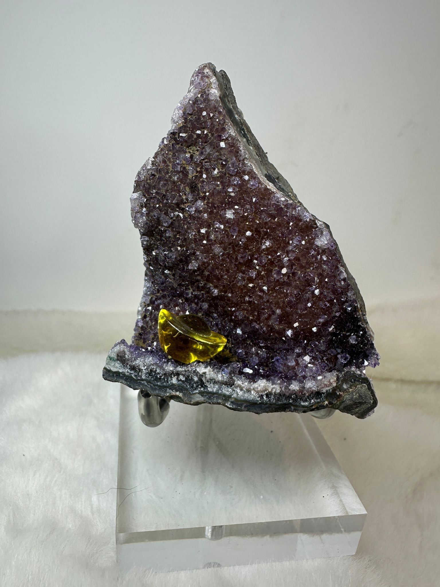 HKAG0417-075 巴西紫黃異象水晶晶鎮 送黃色琉璃金元寶1個+底座 (A75)