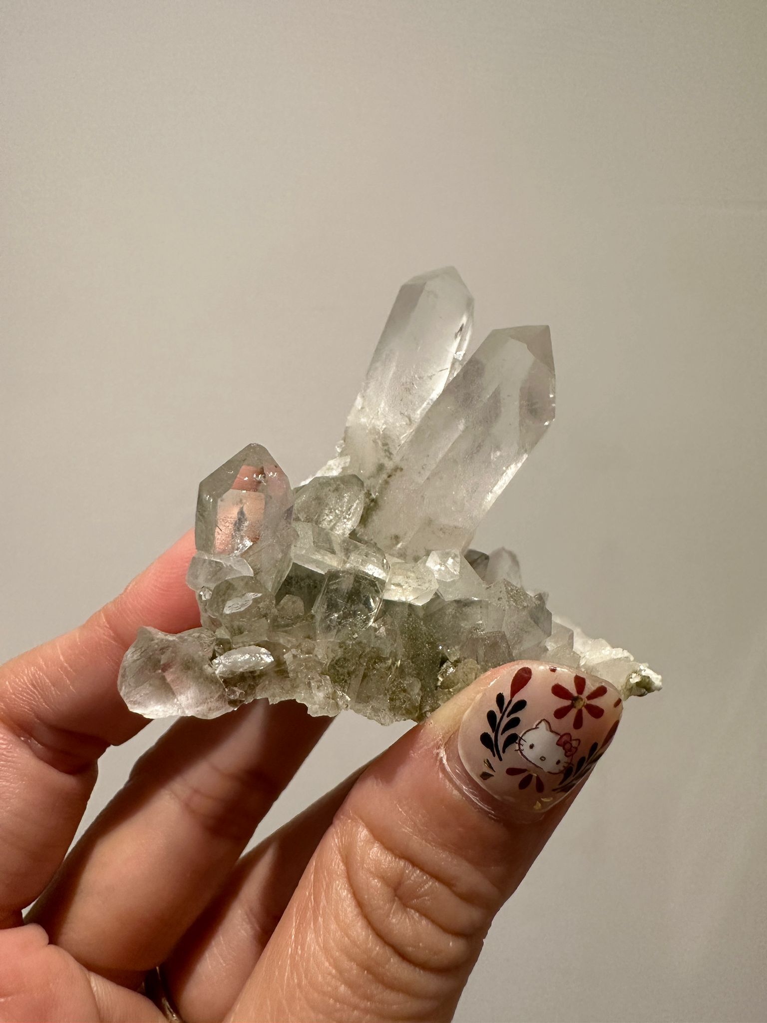 HKAG0417-084 巴基斯坦 白晶簇 帶綠幽靈  送黃色琉璃金元寶1個 (A84)