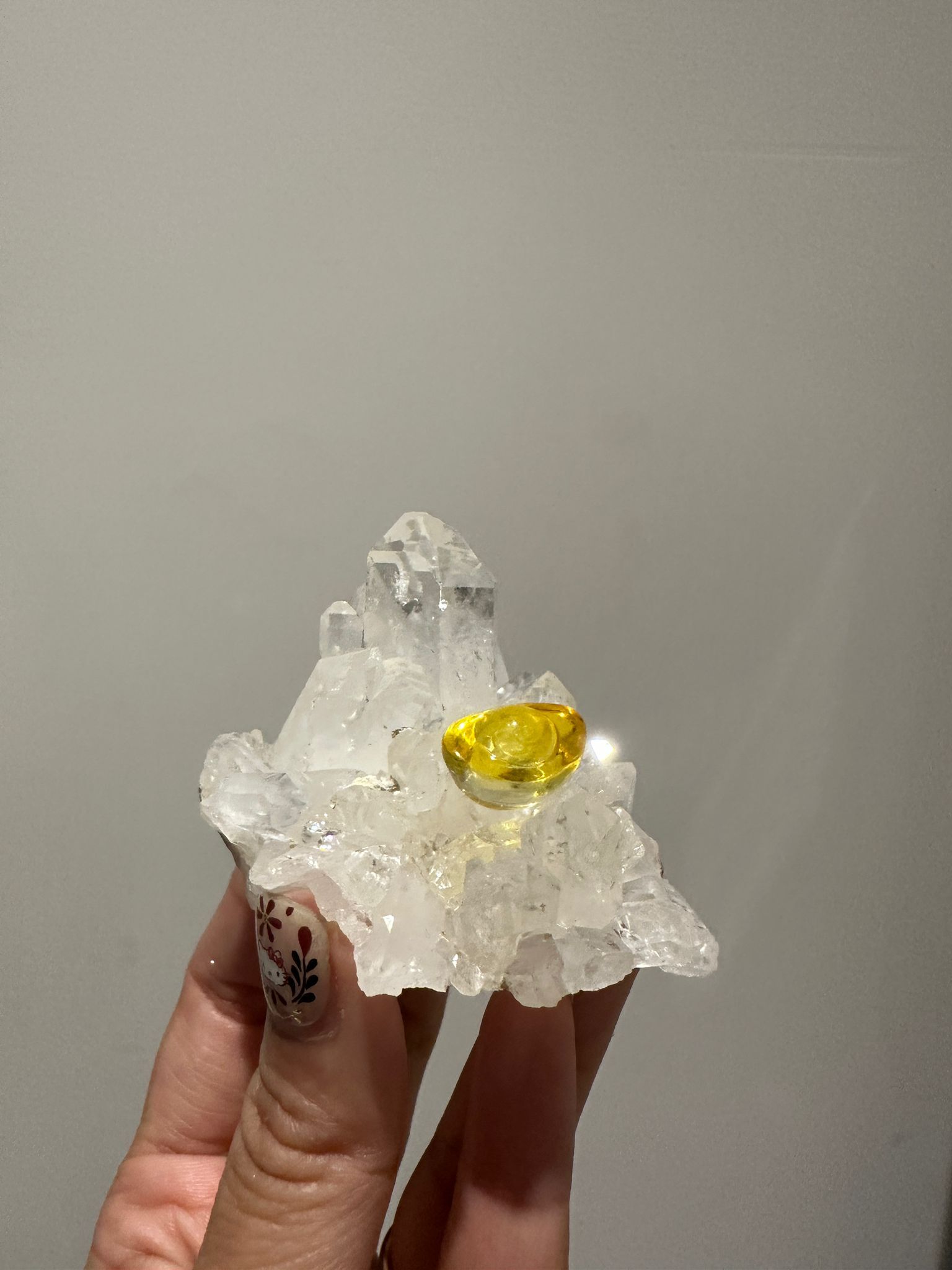 HKAG0417-094 巴基斯坦 閃亮白晶簇 (水晶底) 送黃色琉璃金元寶1個 (A94)