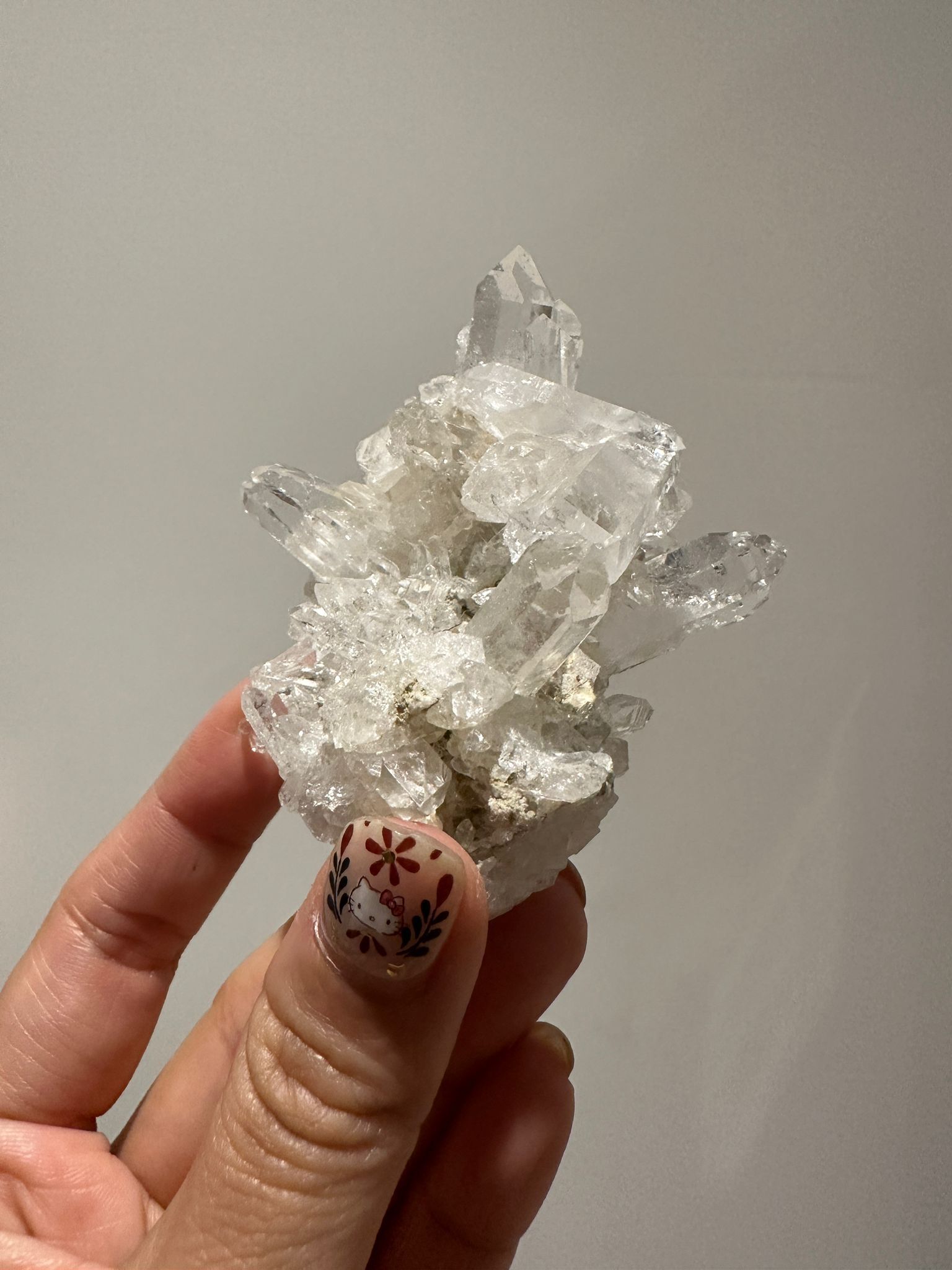 HKAG0417-096 巴基斯坦 閃亮白晶簇 (灰皮) 送黃色琉璃金元寶1個 (A96)