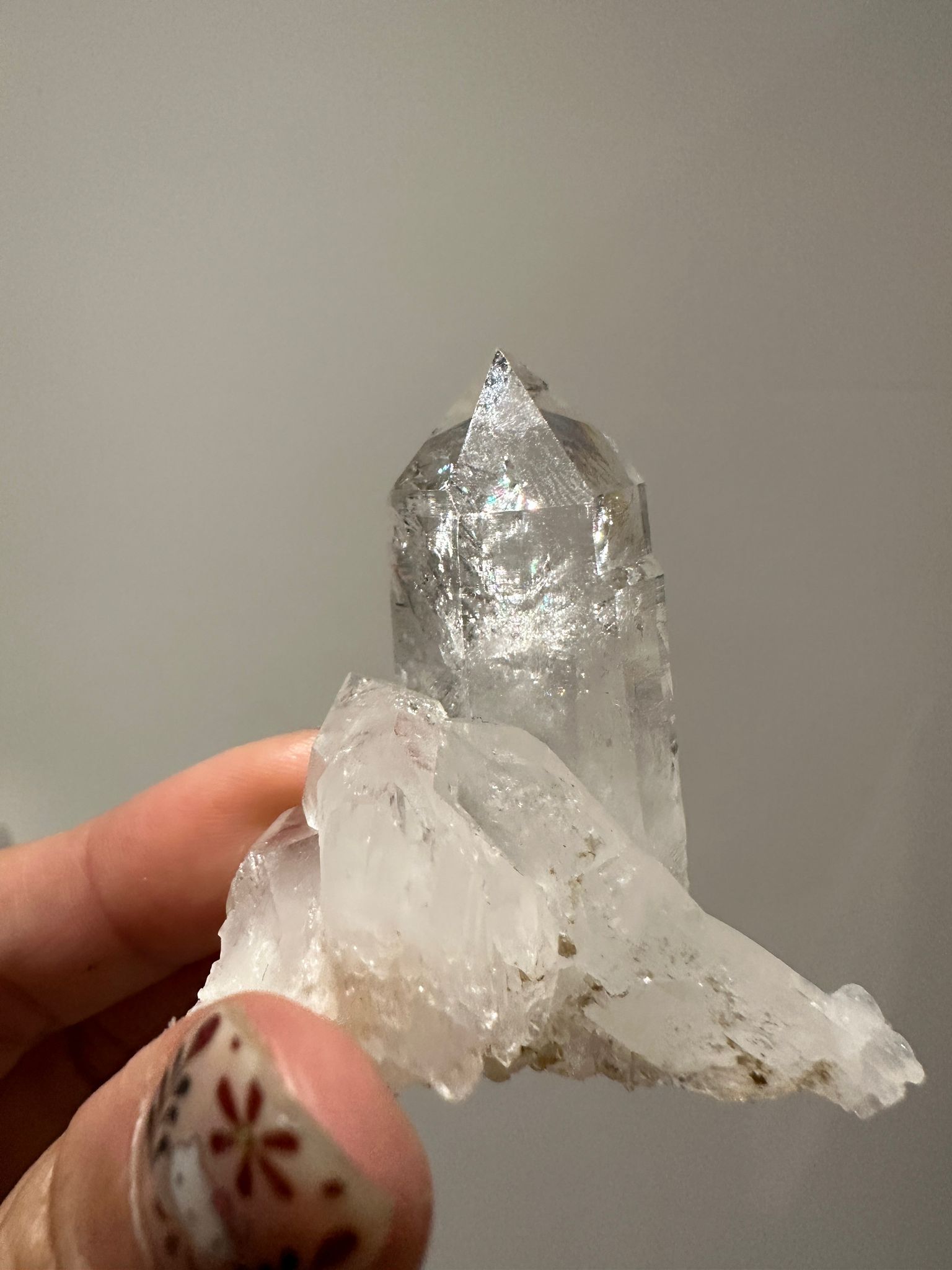 HKAG0417-100 巴基斯坦 透亮白晶簇 (爆彩, 水晶底) 送黃色琉璃金元寶1個 (A100)