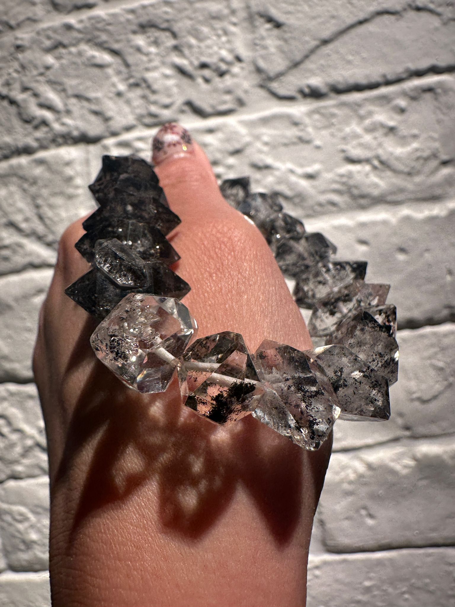 HKAG0417-123 美國雙尖閃靈鑽手鏈 (黑白漸變) (高透閃) (大) 內含物 -石墨 (A123)