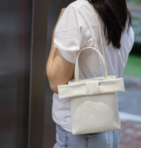 0417g29-GZday4-皮革-全粒面頭層牛皮蝴蝶結晚宴包19*4*20(A29)