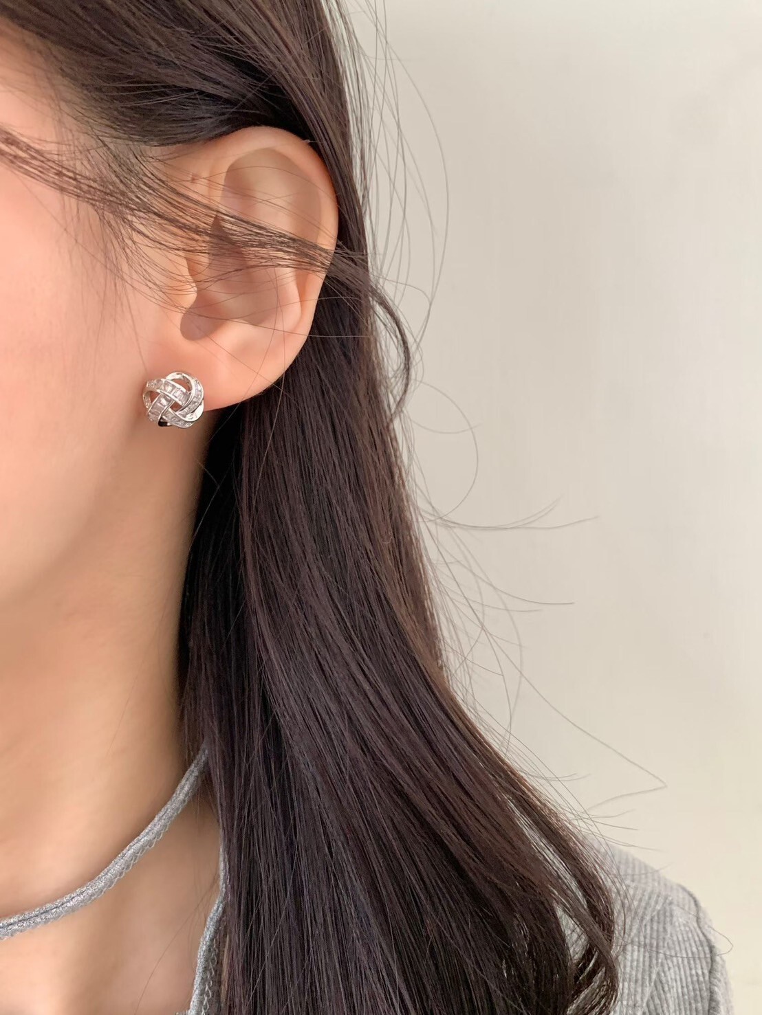 質感銀名品風環繞感滿鑽耳環