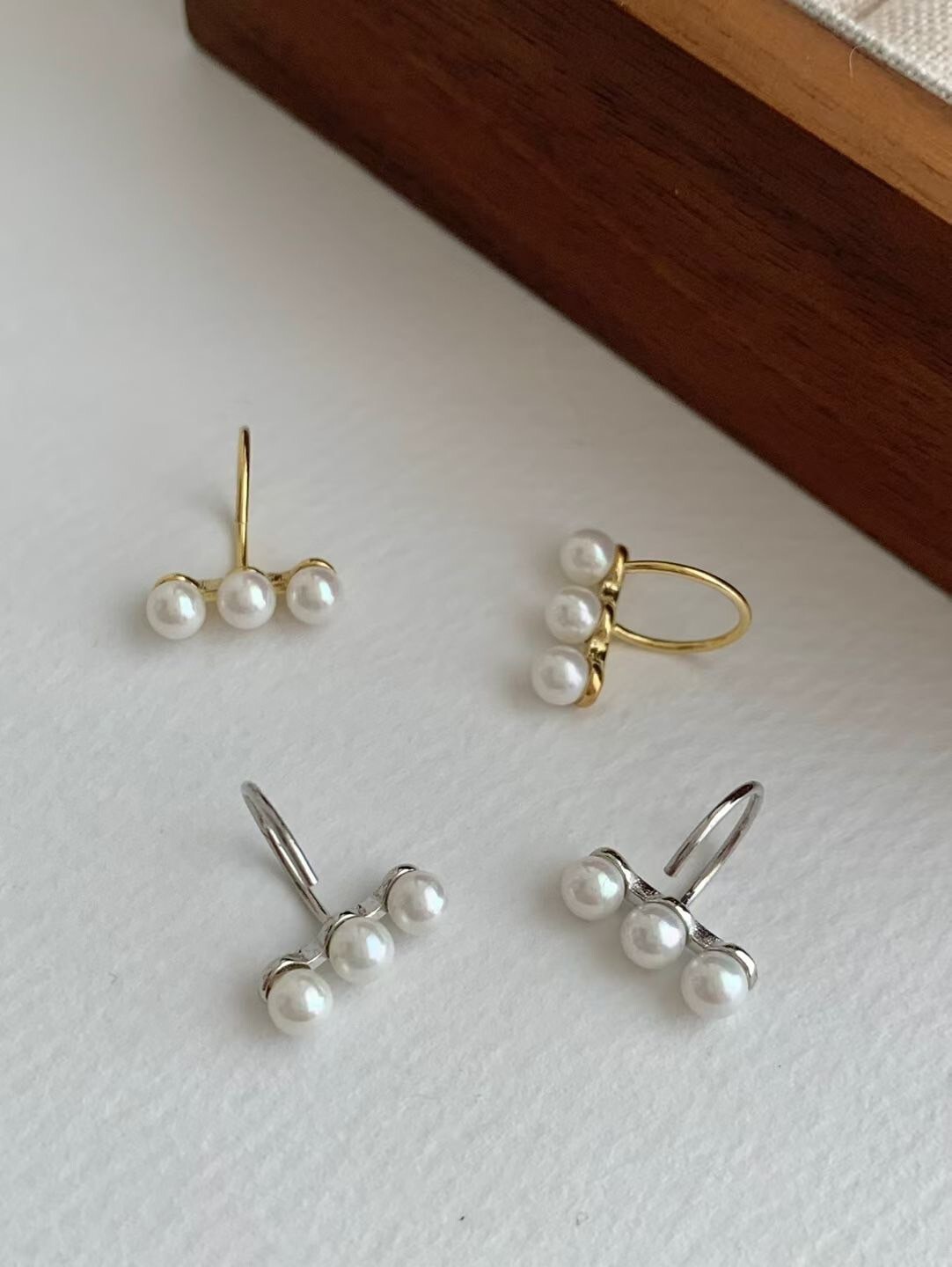 氣質感三顆小珍珠勾式耳環 / 2色