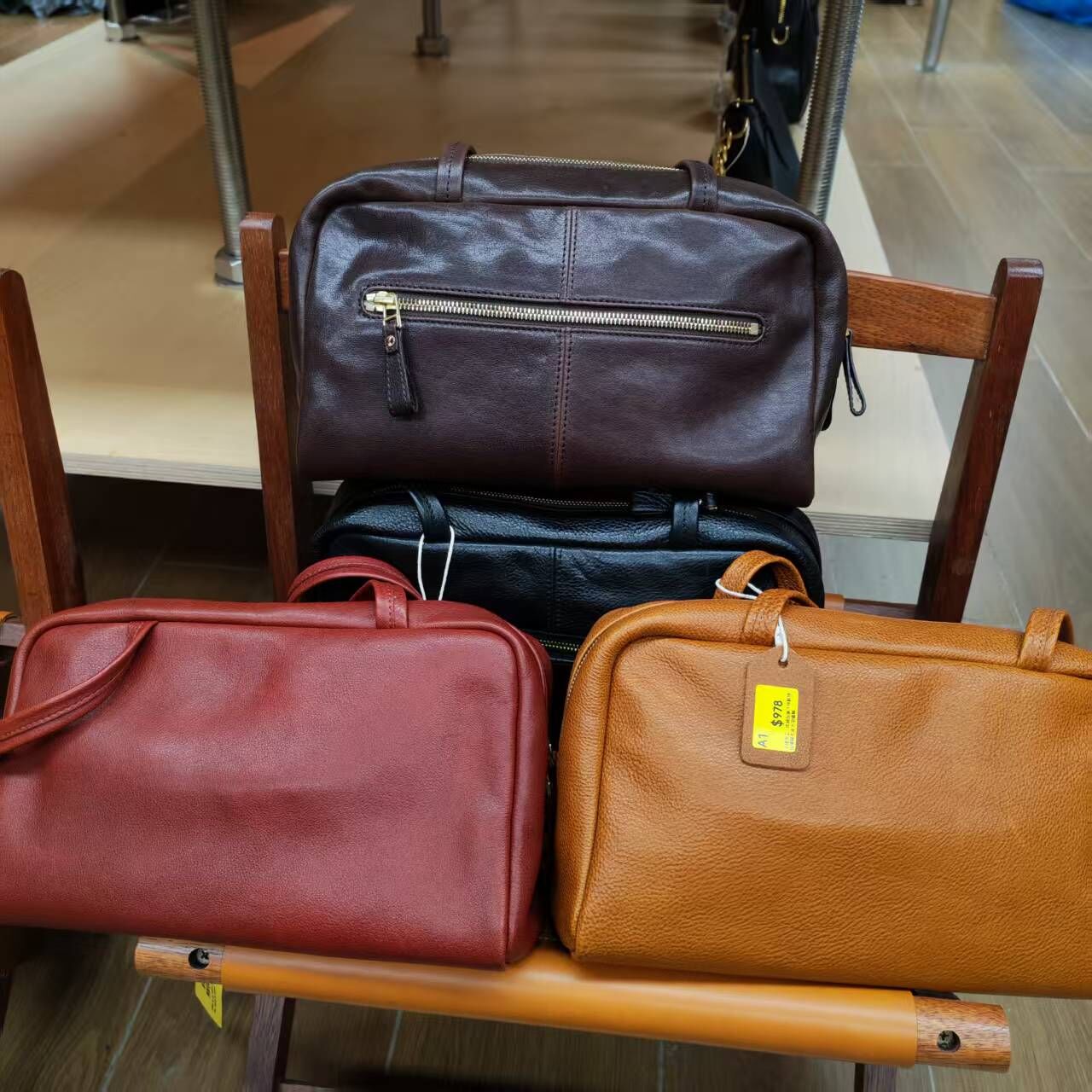 0417g01-GZday4-皮革-子種手工 枕頭包腋下保齡球包植鞣牛皮水染植鞣(A1)