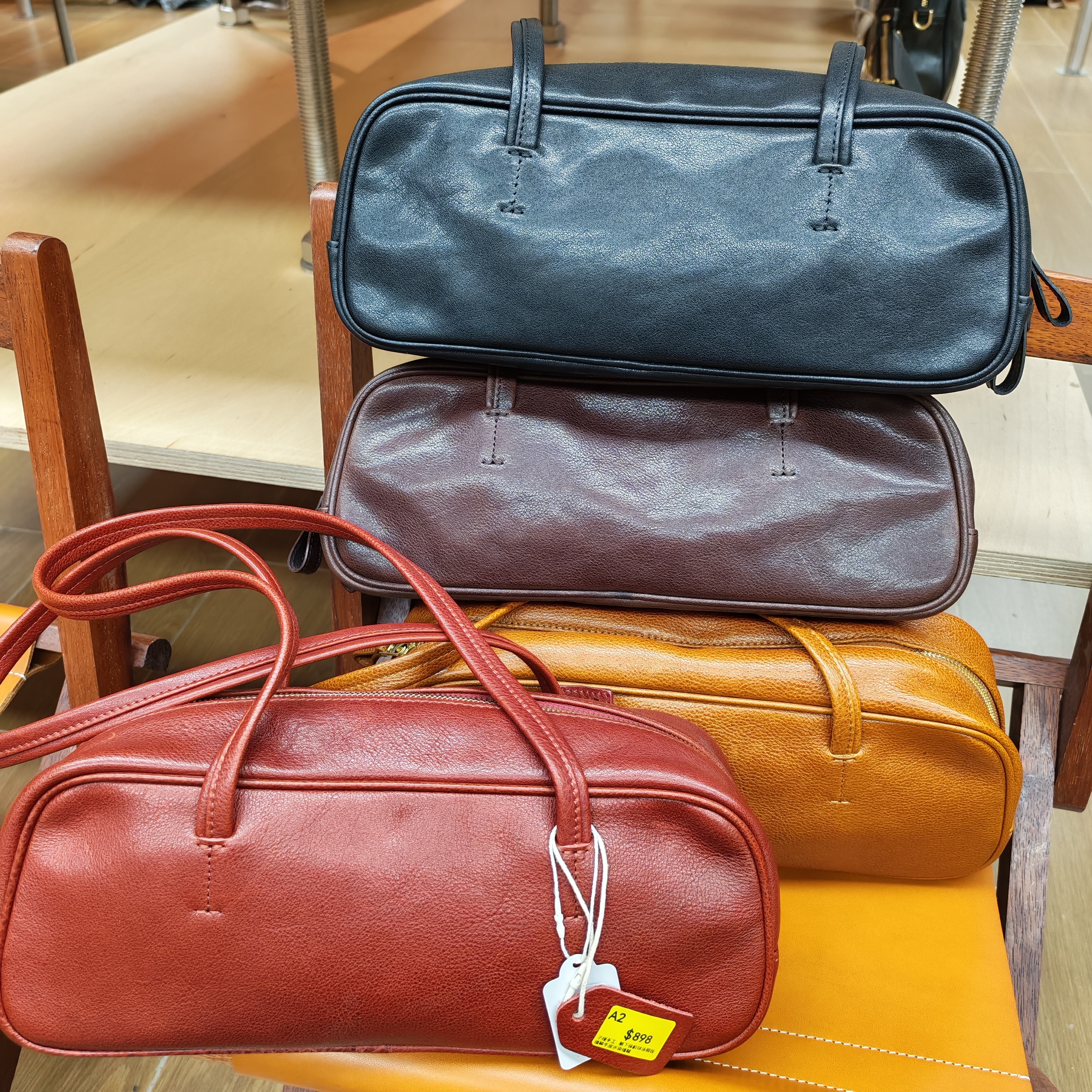 0417g02-GZday4-皮革-子種手工 腋下保齡球法棍包植鞣牛皮水染植鞣(A2)