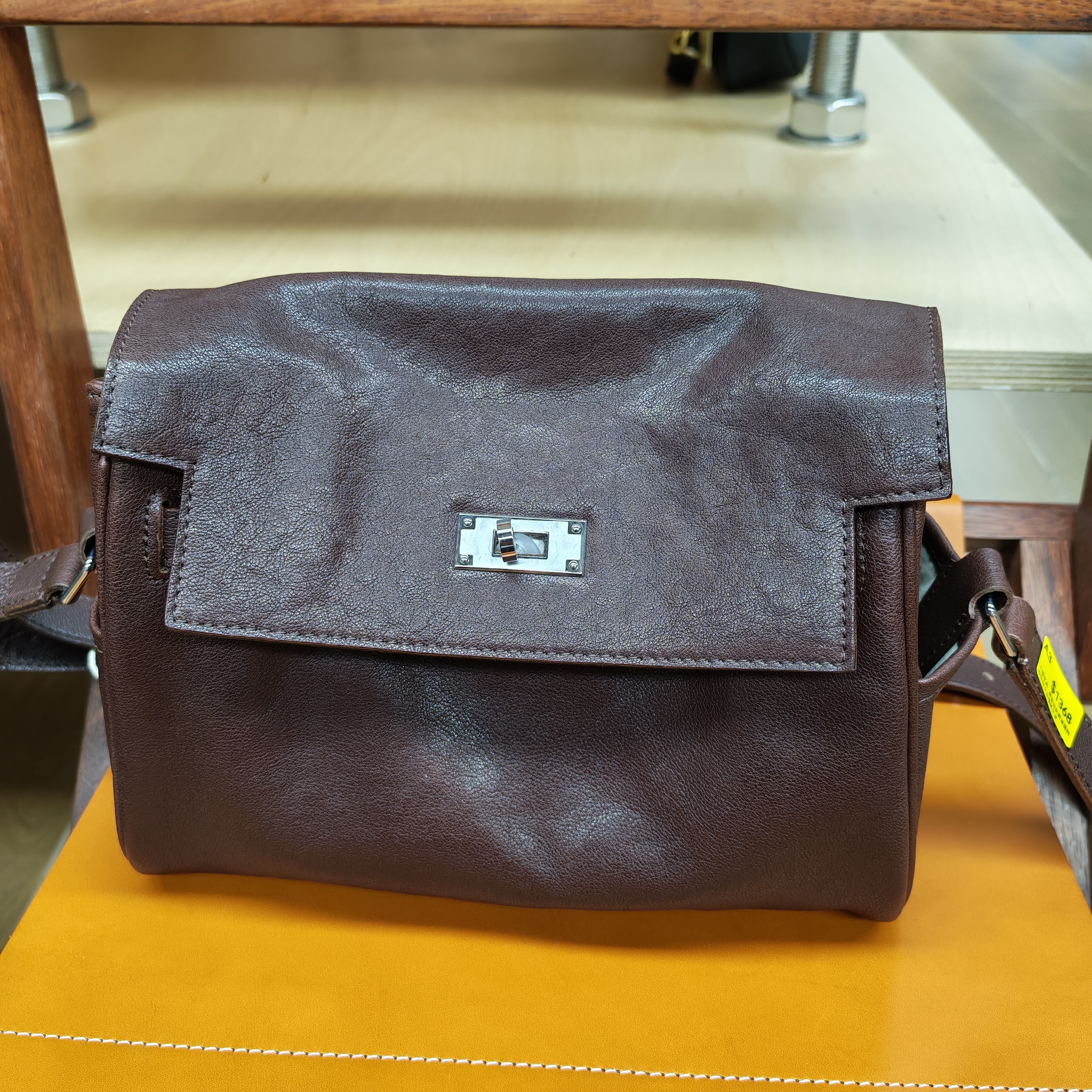 0417g03-GZday4-皮革-子種皮具 郵差包凱莉單肩斜挎包包水染植鞣牛皮(A3)