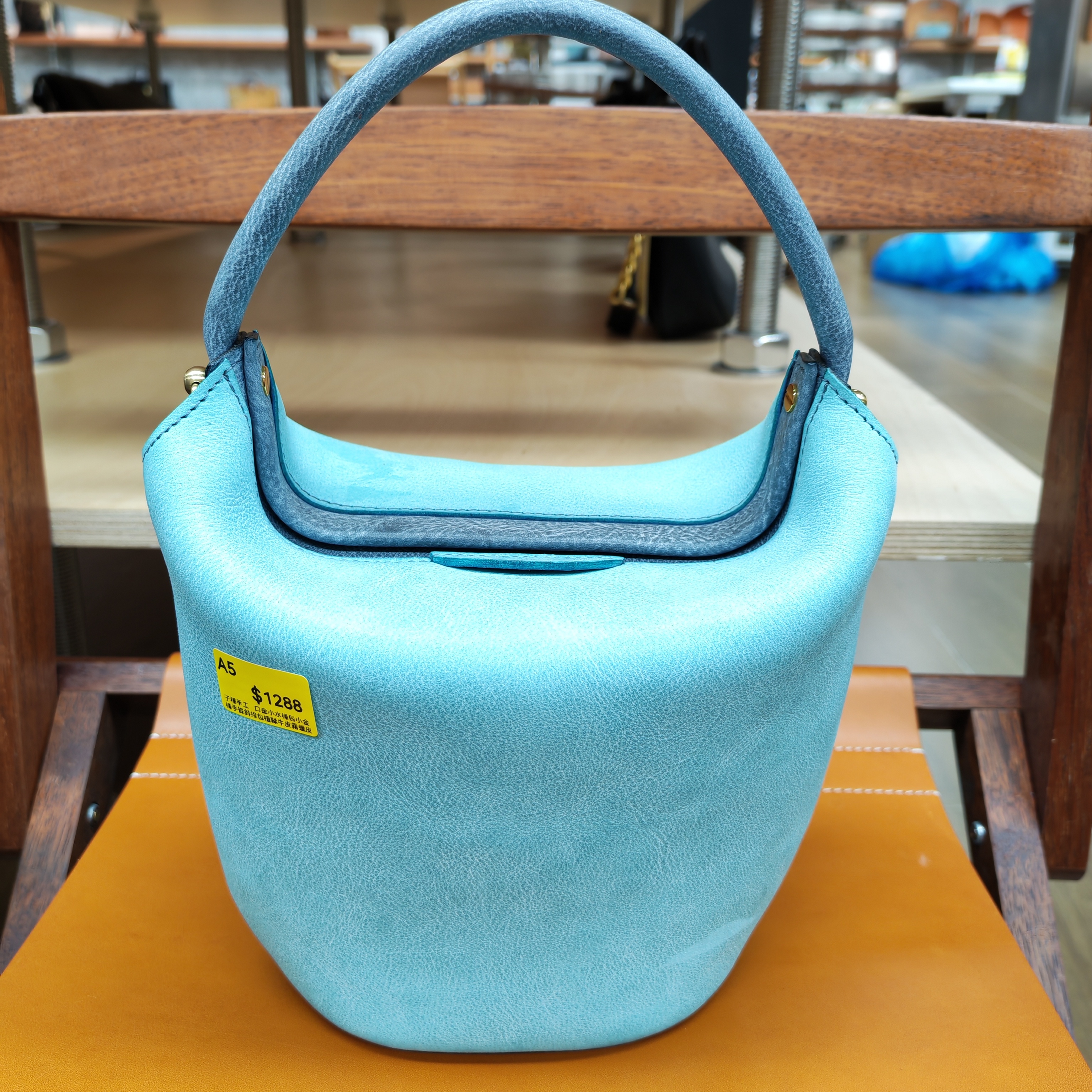 0417g05-GZday4-皮革-子種手工 口金小水桶包小金桶手提斜挎包植鞣牛皮霧蠟皮(A5)