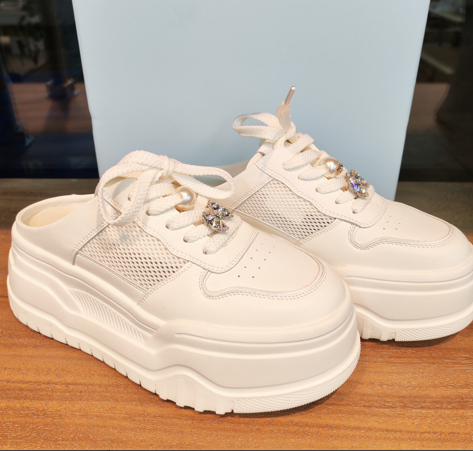 0417g90-GZday4-皮革-鞋子-高底閃格仔小白拖鞋款(A90)