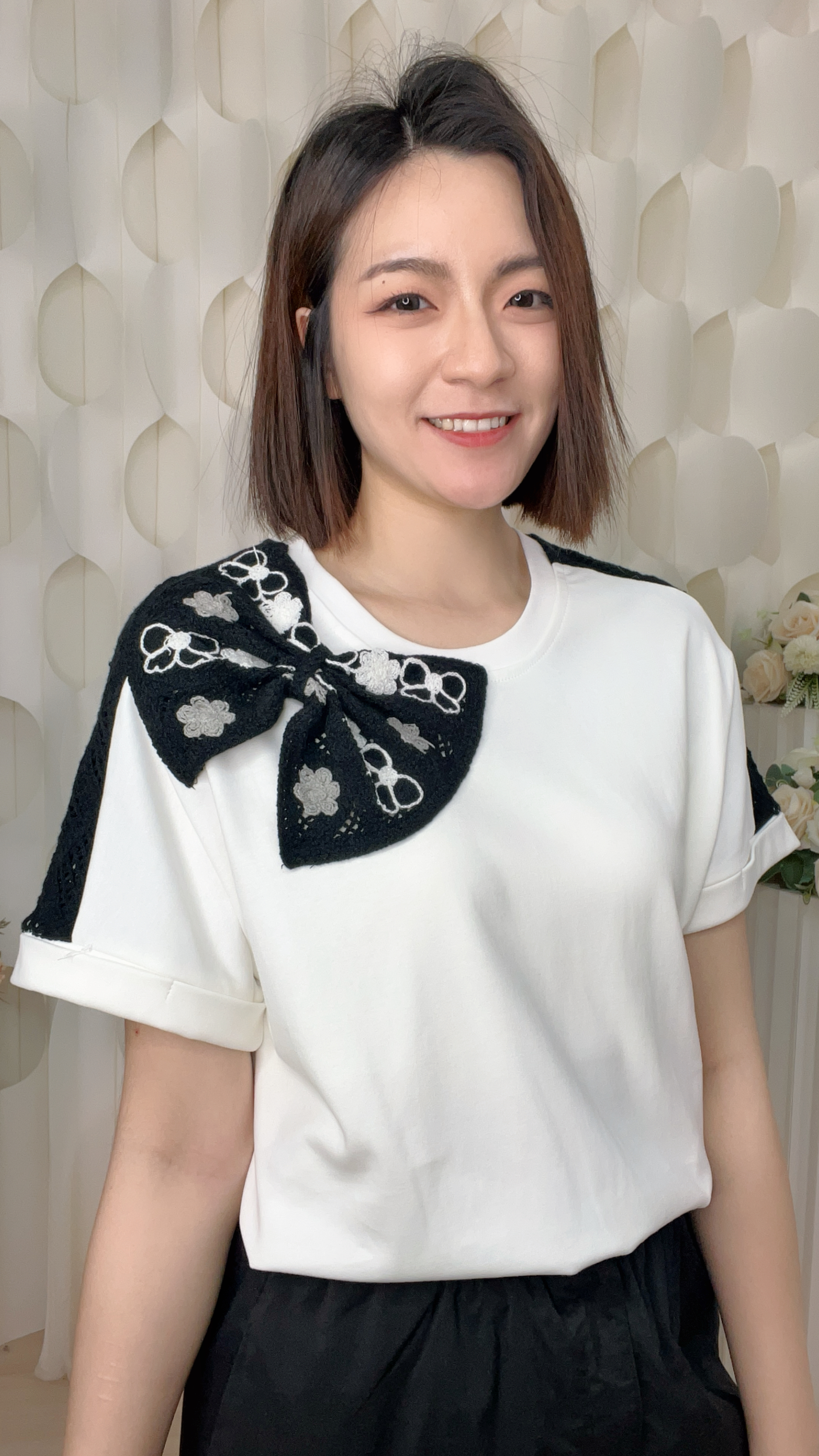 鏤空通花蝴蝶結拼棉質上衣(胸:44-48  腰:42-46 長22吋) 61207#1704clo