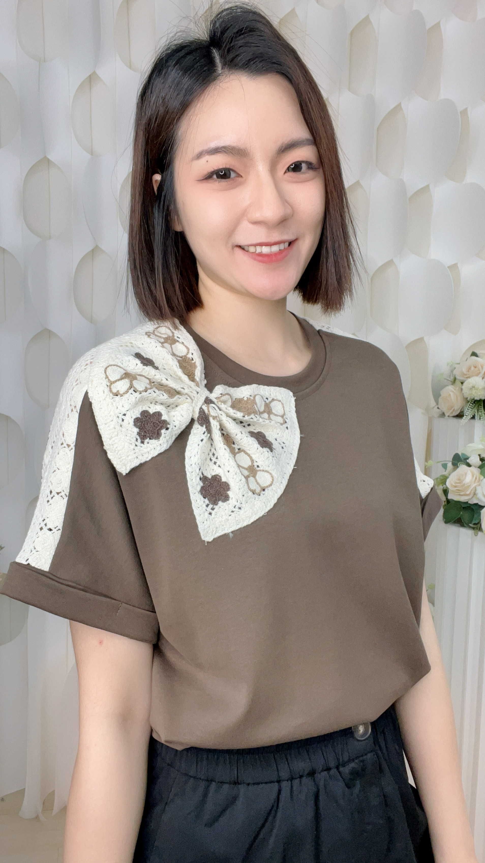 鏤空通花蝴蝶結拼棉質上衣(胸:44-48  腰:42-46 長22吋) 61207#1704clo