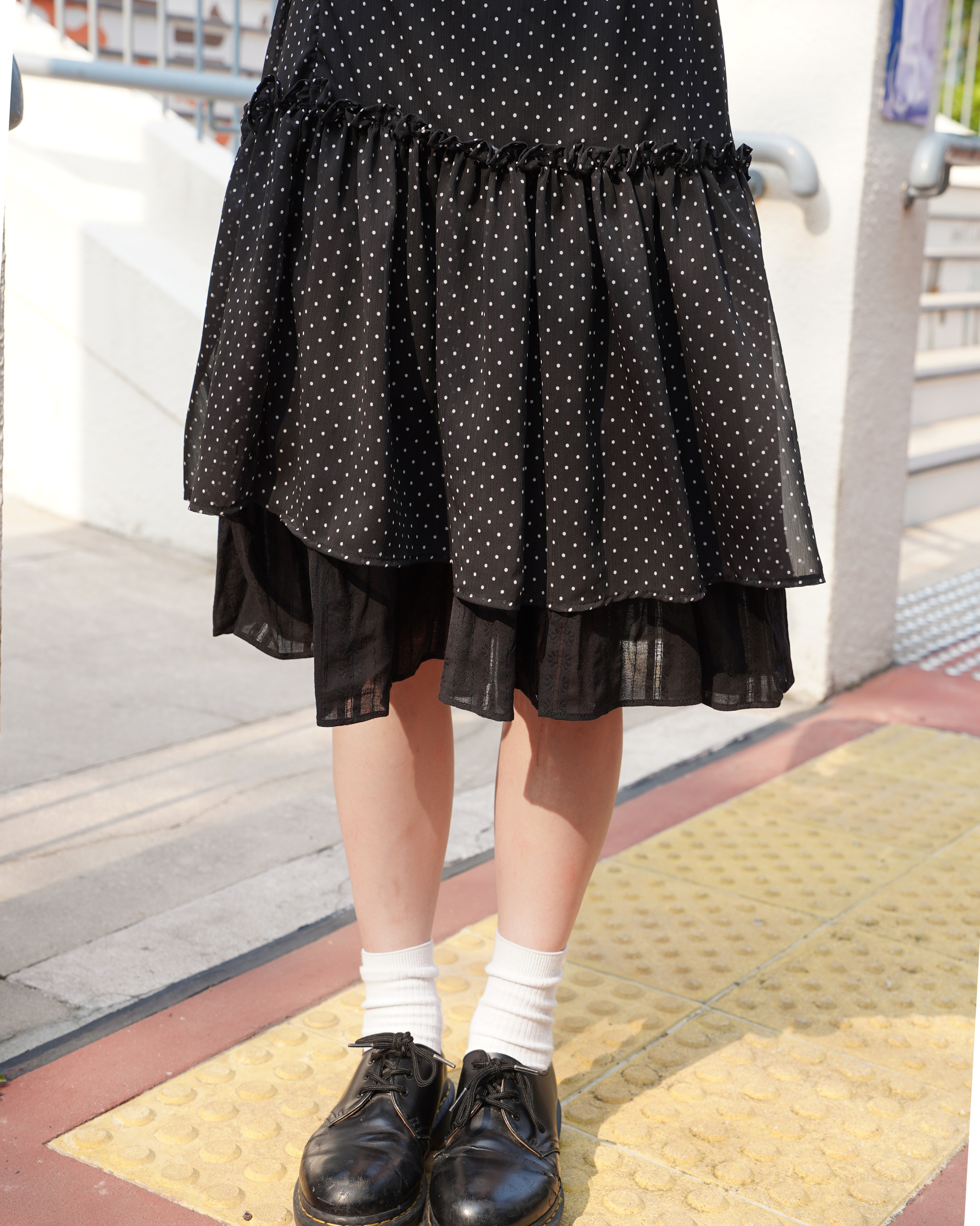 韓系感波點Ruffle罩裙 · 2色入