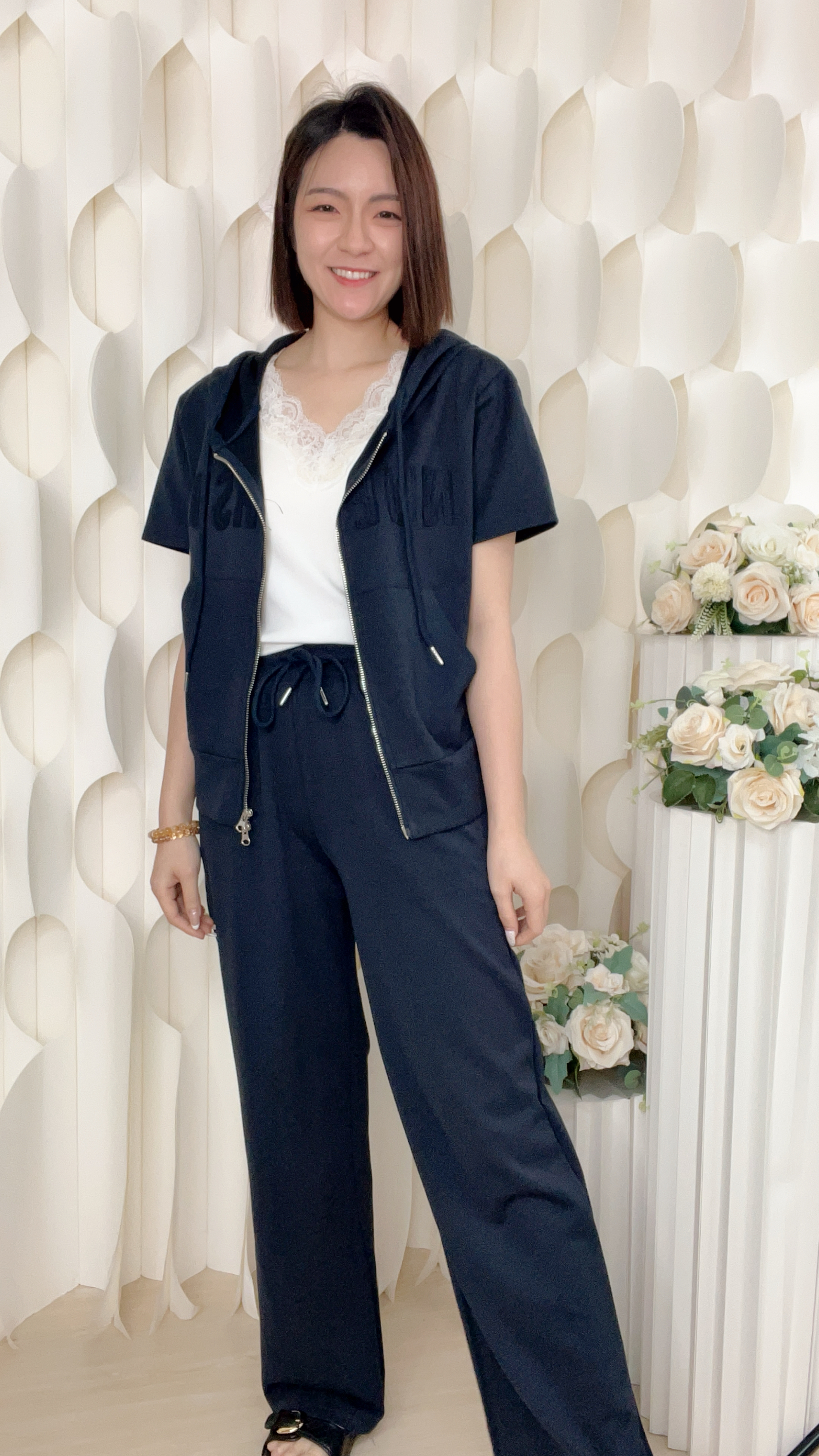 棉質刺綉英文休閑套裝(上衣/胸:42-46 腰:38-42長:21吋-褲/腰:24-36 臀:44-48 長:40 吋)55708#1704clo