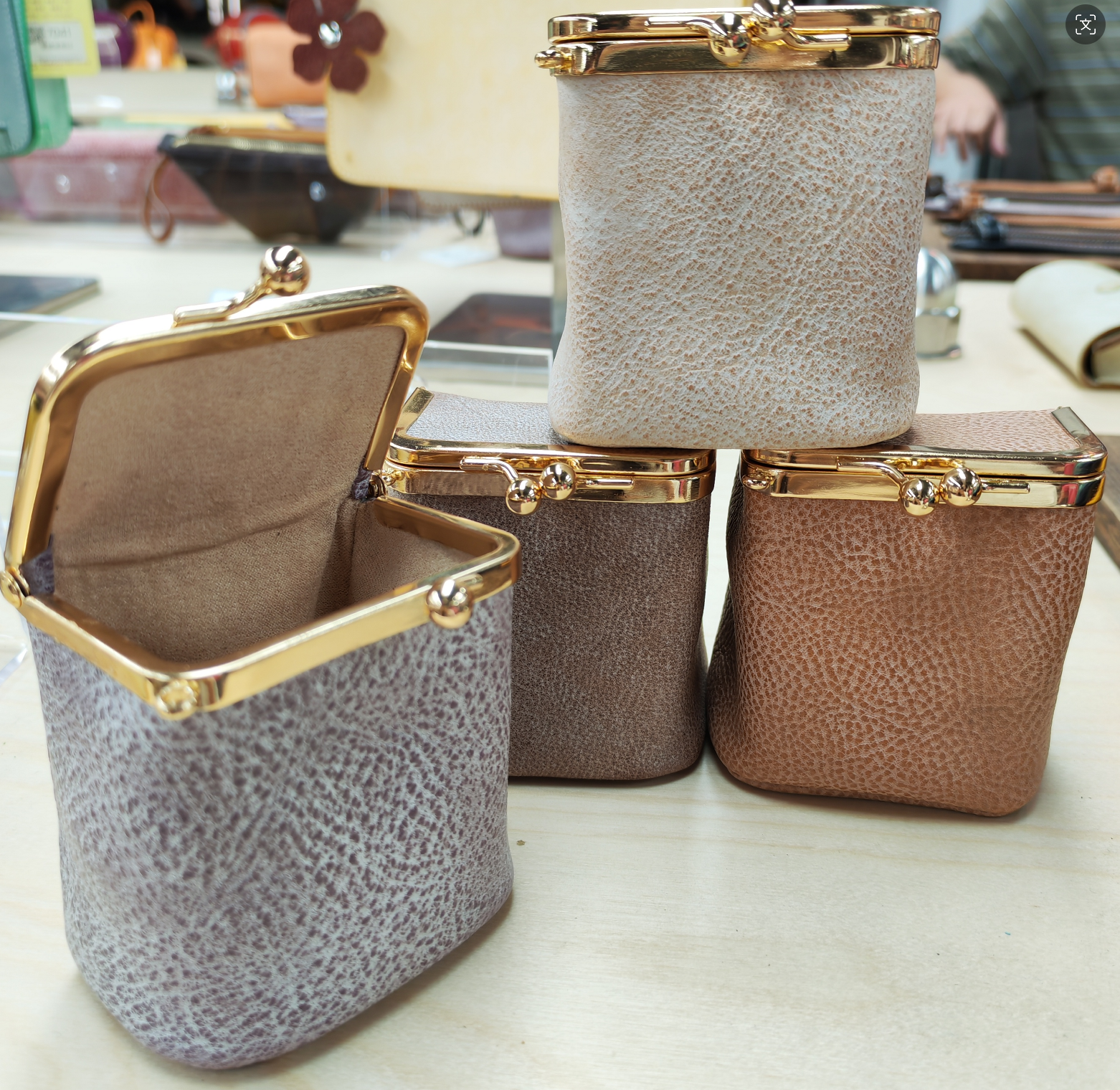 0417g56-GZday6-皮革-霧蠟皮大口金盒(A56)