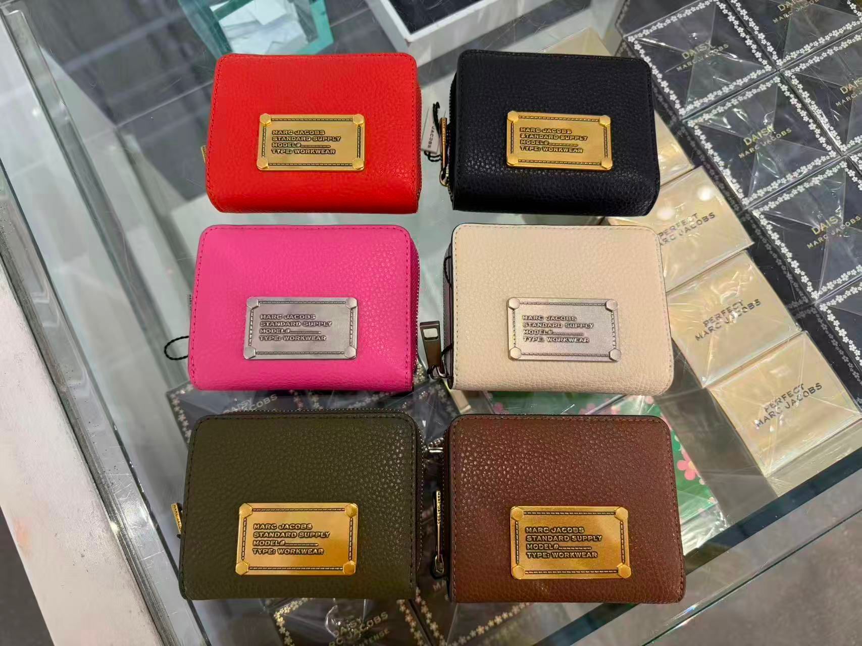 【預購】Marc Jacobs Bifold H041785 短款銀包