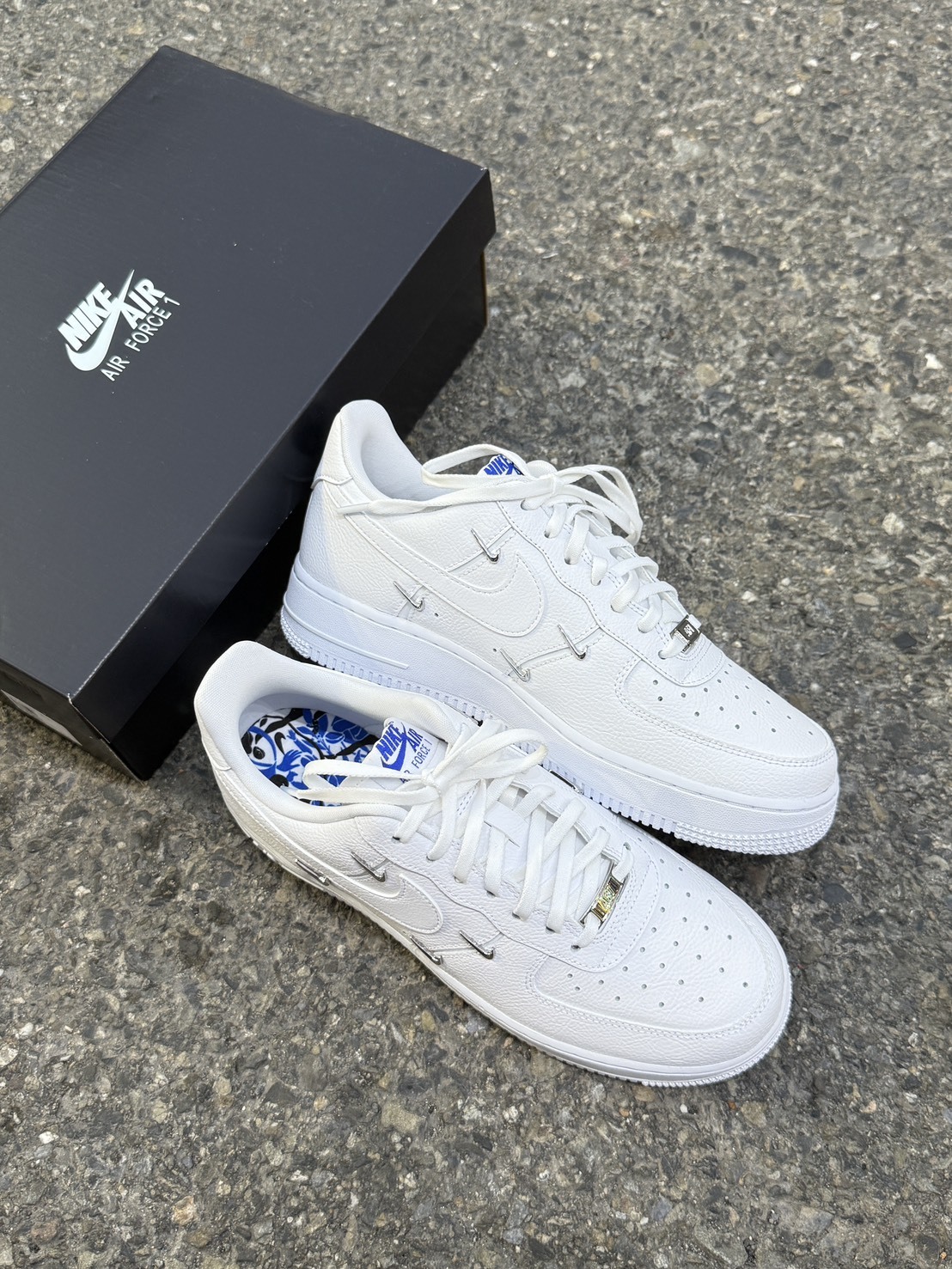 Nike W Air Force 1 07 LX  小銀勾 四勾 白銀 休閒鞋 CT1990-100