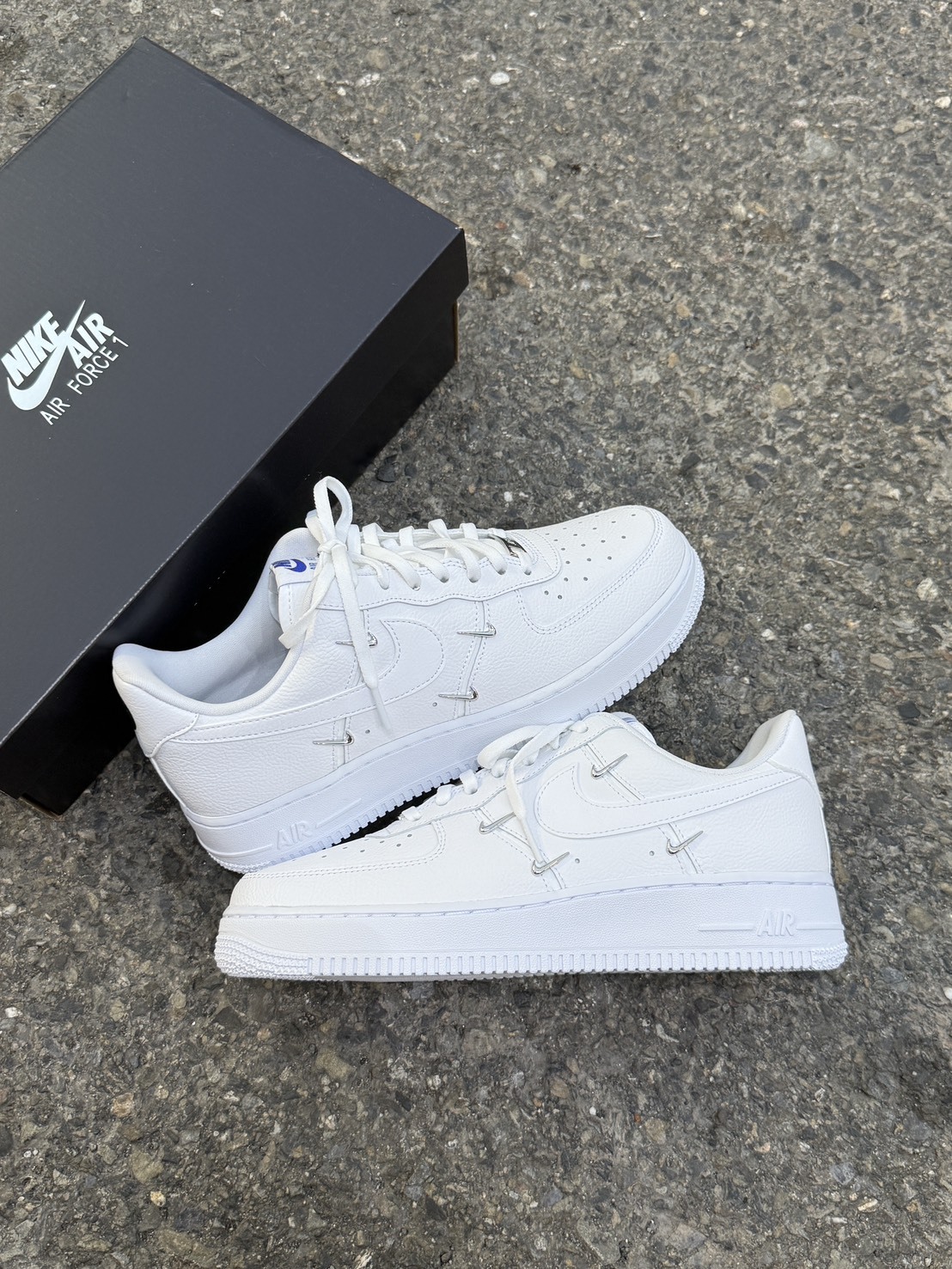 Nike W Air Force 1 07 LX  小銀勾 四勾 白銀 休閒鞋 CT1990-100