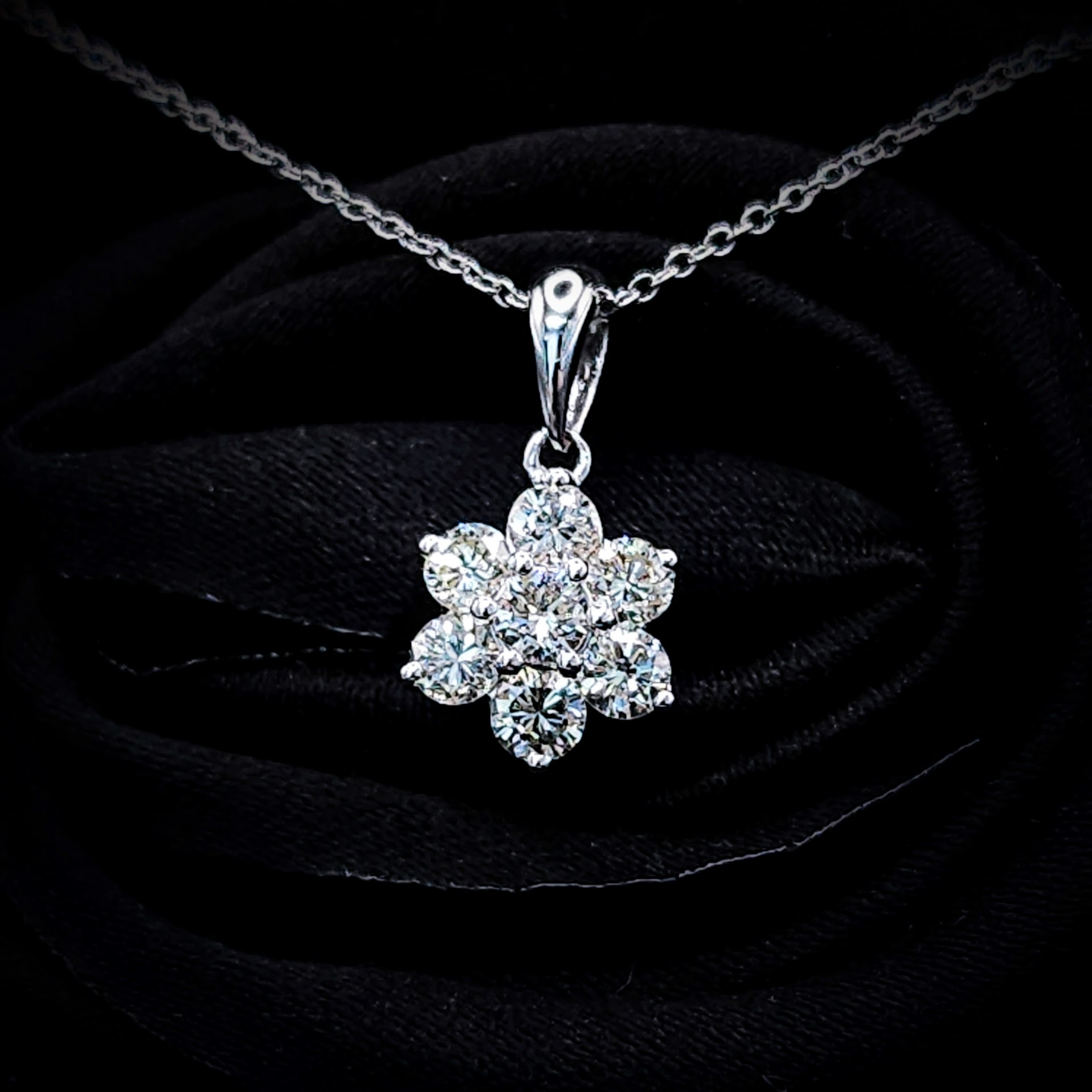 全新18K白金65份鑽石吊墜