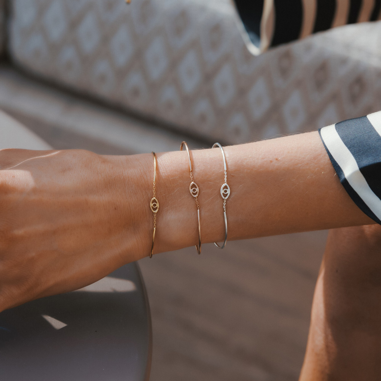 1SS0418-135 [SING A SONG]  HOOK, EYES & CROIX  #Doréjaune (EU)