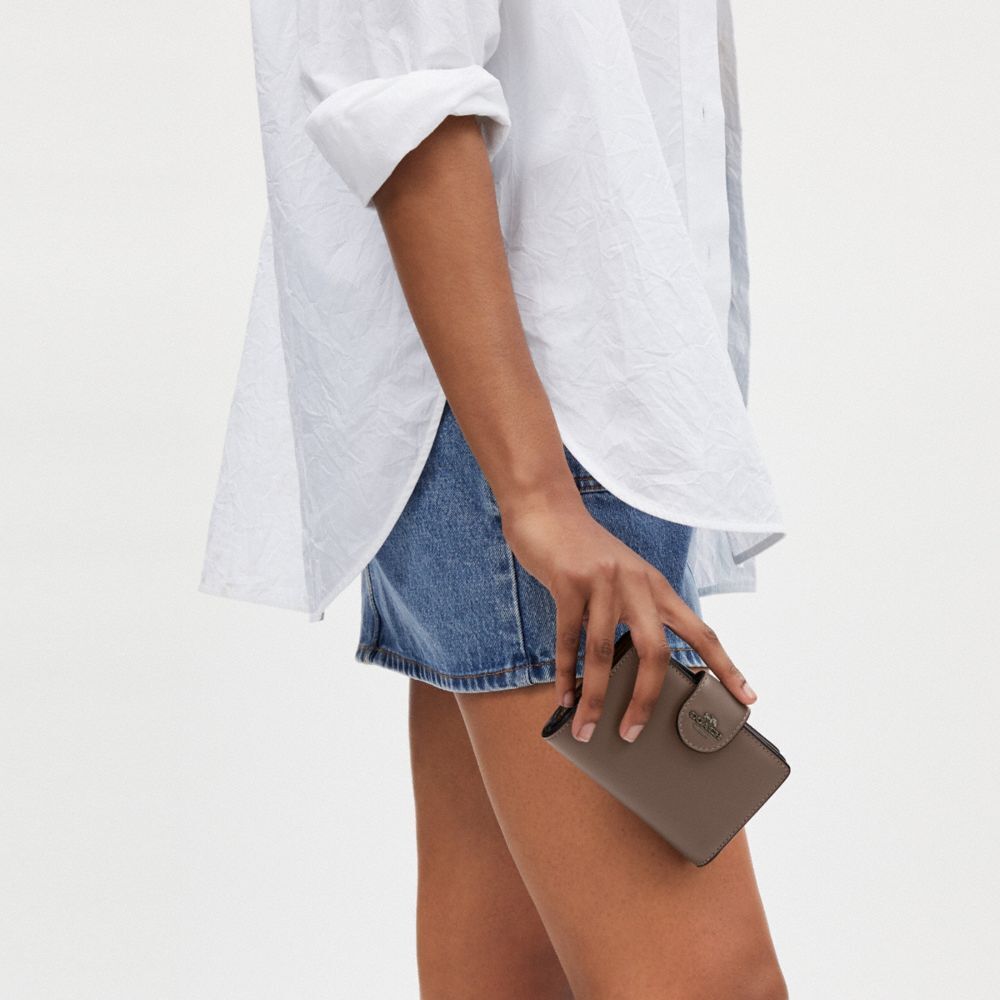 【Coach Outlet】Medium Corner Zip Wallet  深石灰