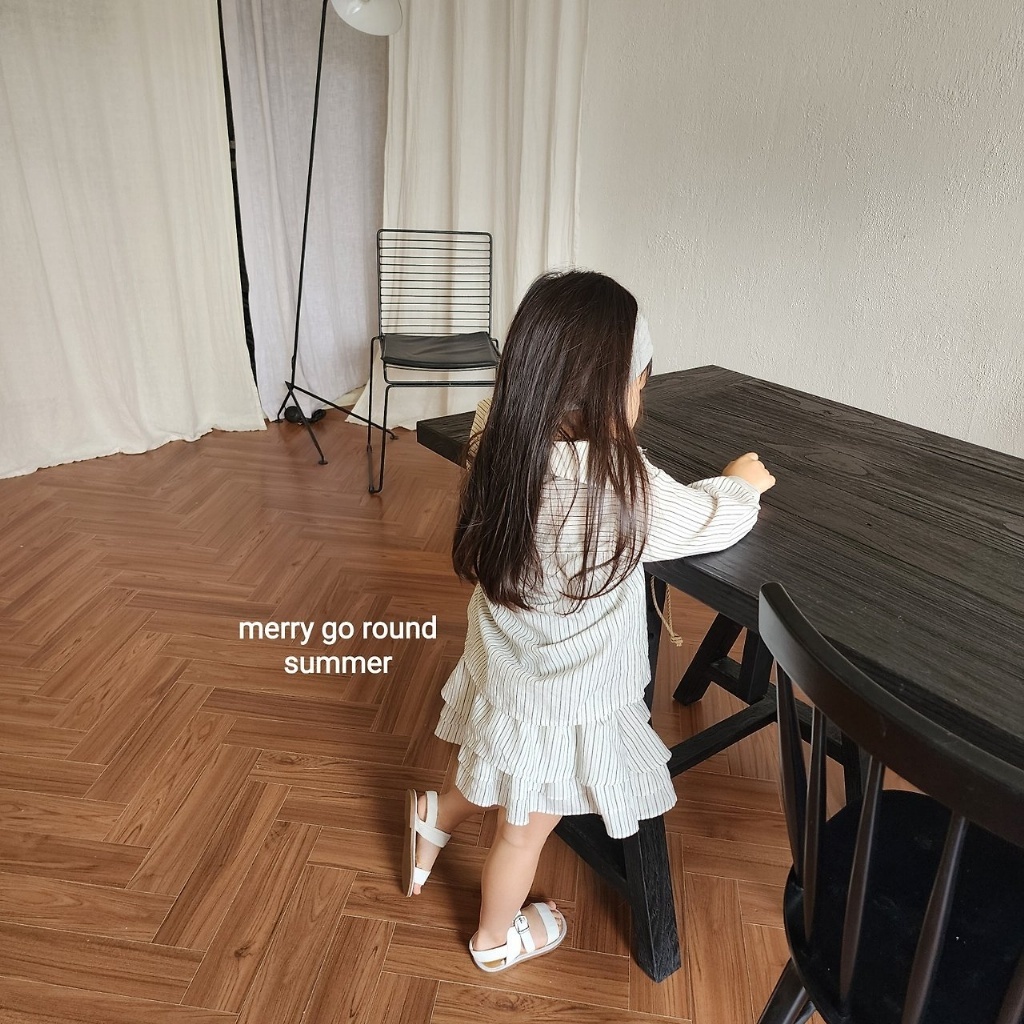 正韓夏Merry-go-round 兩色直條層次短裙