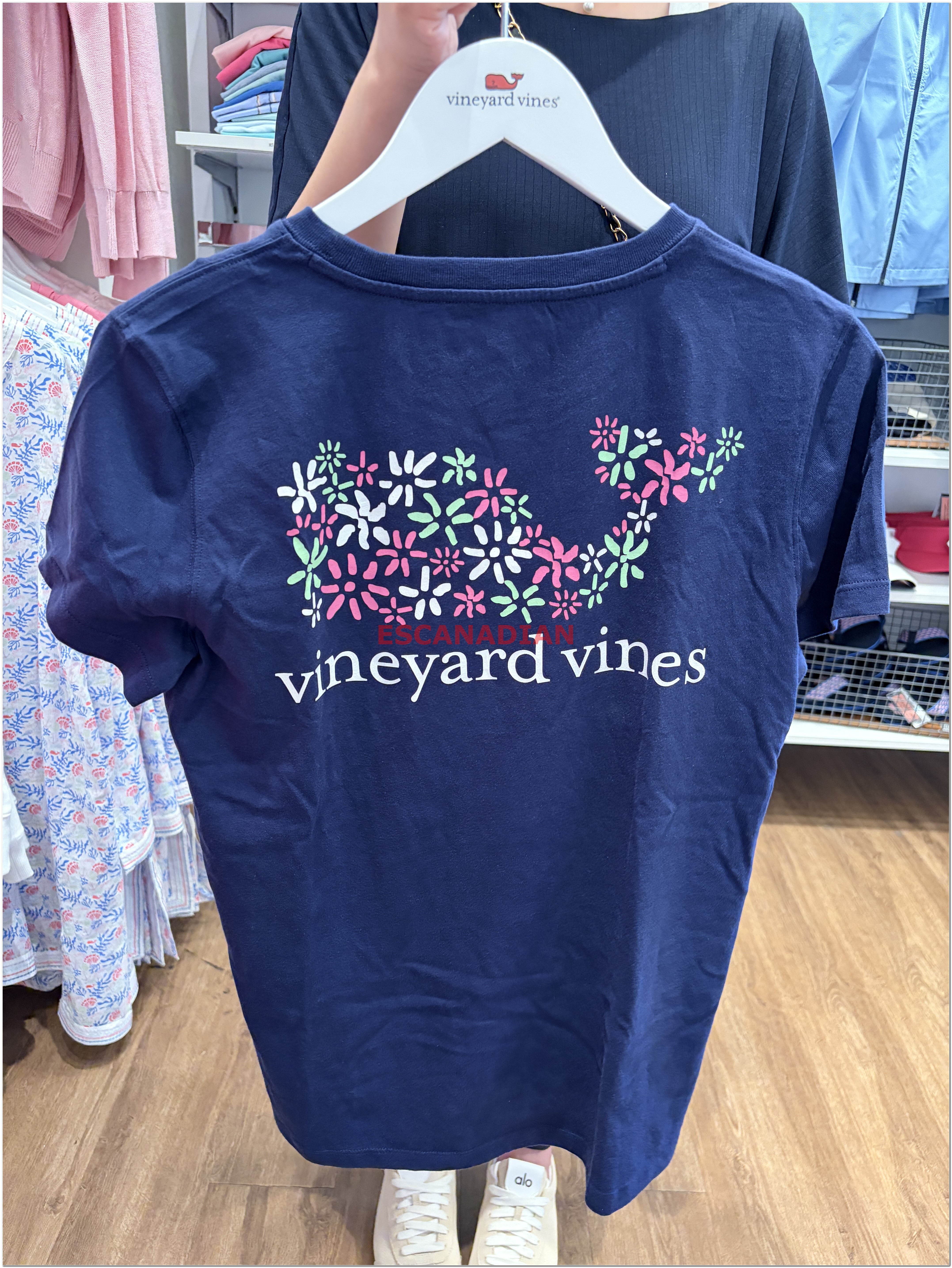 【限時】Vineyard Vines小鯨魚 女大人 花紋正反圖 短TEE