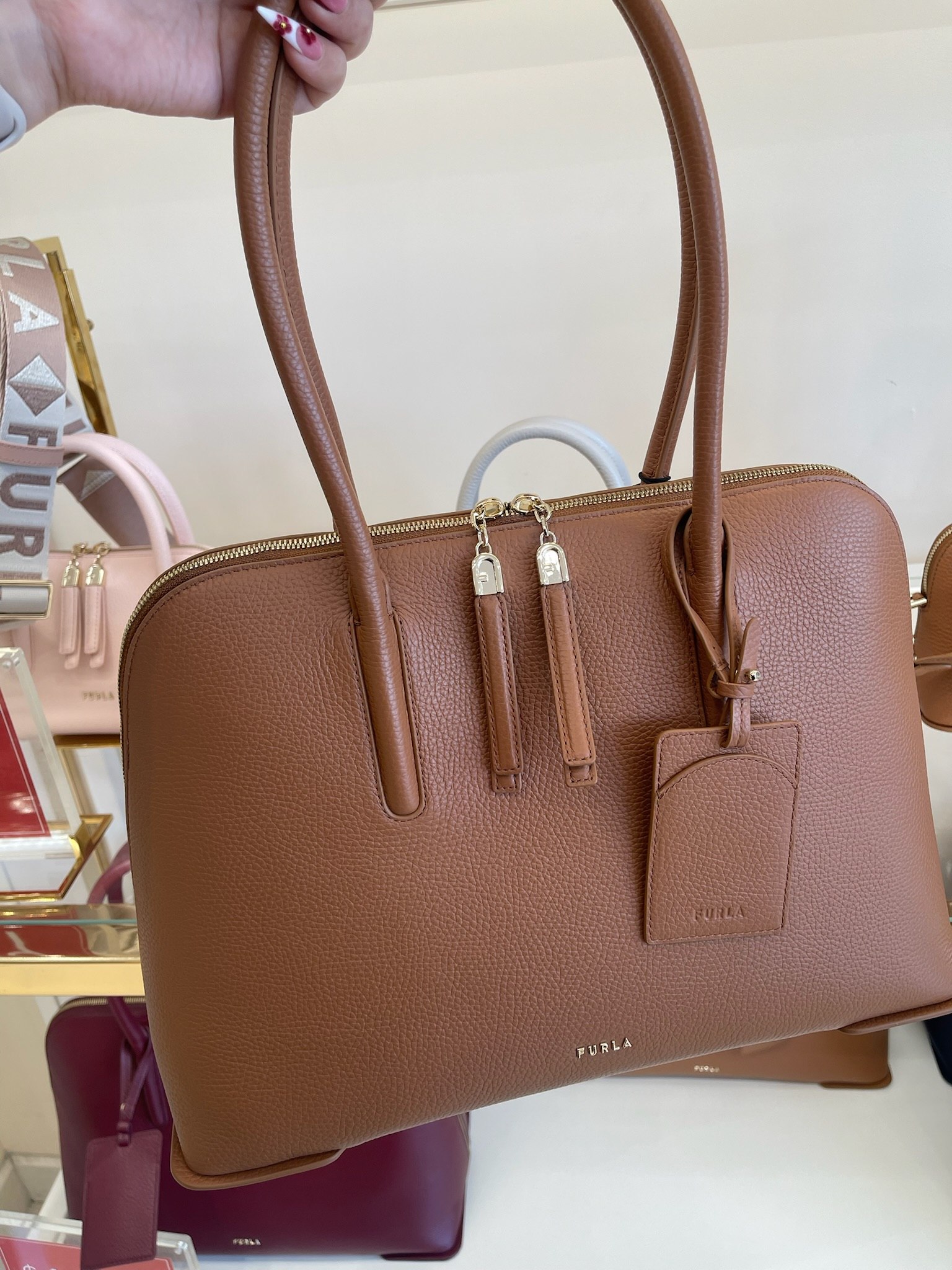 【預購】 H041854 FURLA  荔枝紋牛皮雙拉鍊單肩貝殼包