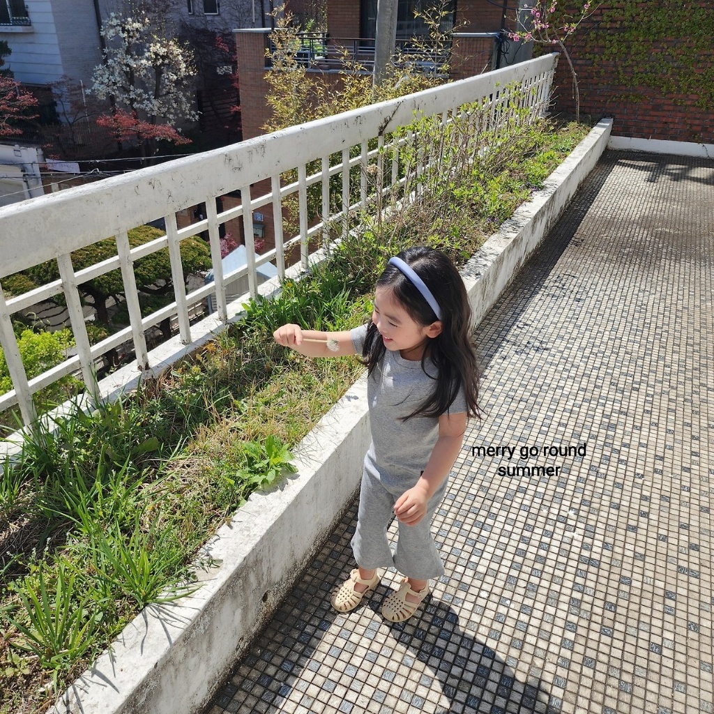 正韓夏Merry-go-round 超值三件外套愛心小標上衣喇叭褲套裝