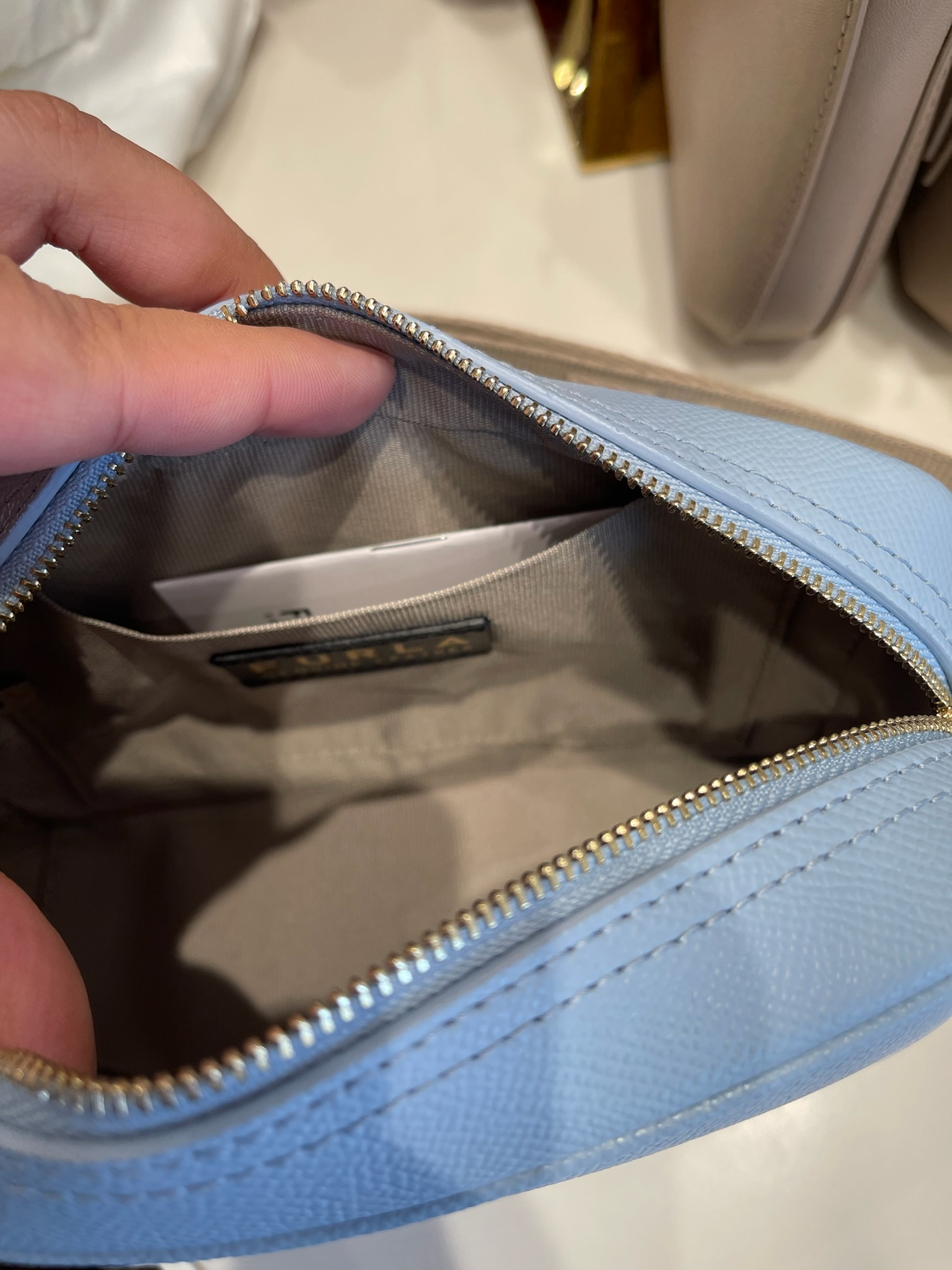 【預購】 H041857 Furla 小號相機包