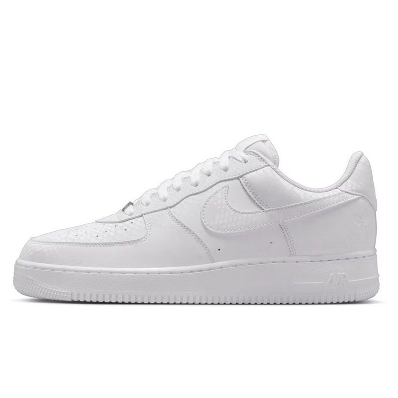 <連線代購商品> 男鞋 KOBE BRYANT X NIKE AIR FORCE 1 LOW 全白 曼巴 科比 蛇紋 氣墊 休閒鞋【IB0018-100】