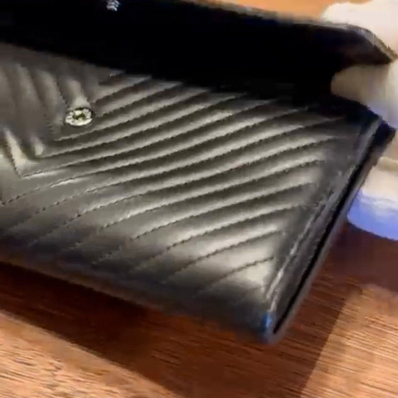 CHANEL V型 長銀包 Wallet