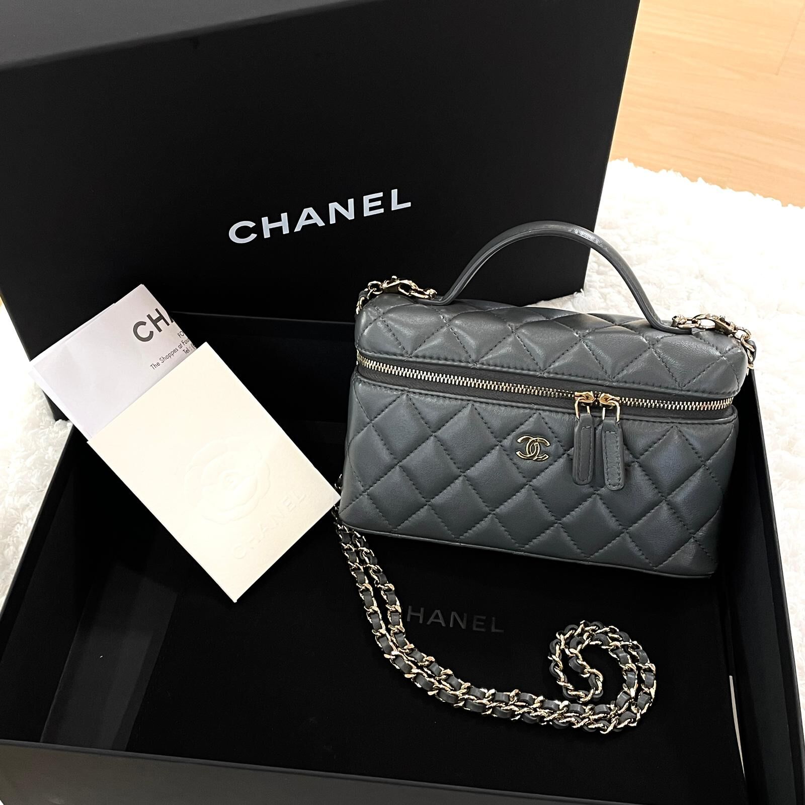 99%NEW二手CHANEL BAGS AP4385 GP SHOULDER BAG/CROSSBODY BAG飯盒包 灰色羊皮淡金扣 CLASSIC LP盒子  #香榭站正品