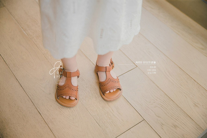 正韓夏Babyzzam(Balsori) 森系雕花涼鞋