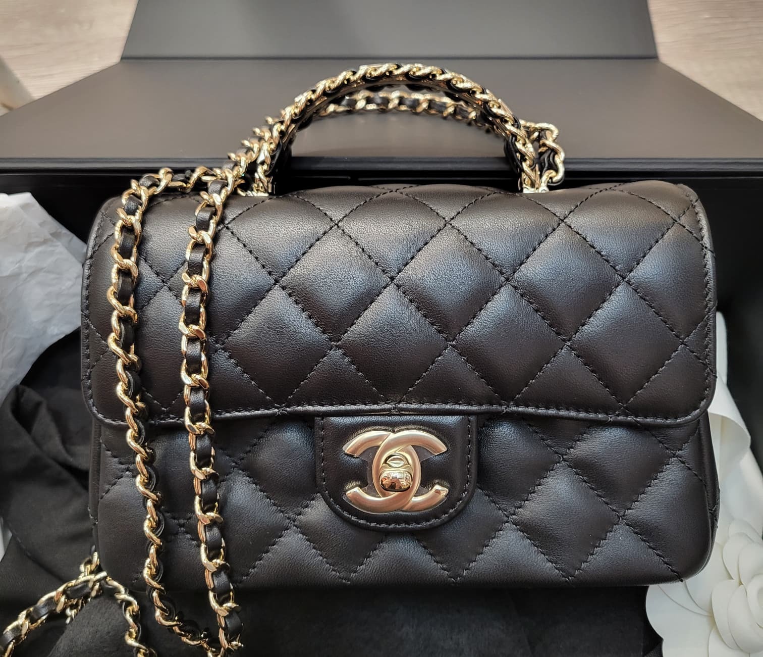 CHANEL AS4140 BLACK 18CM GOLD HANDLE