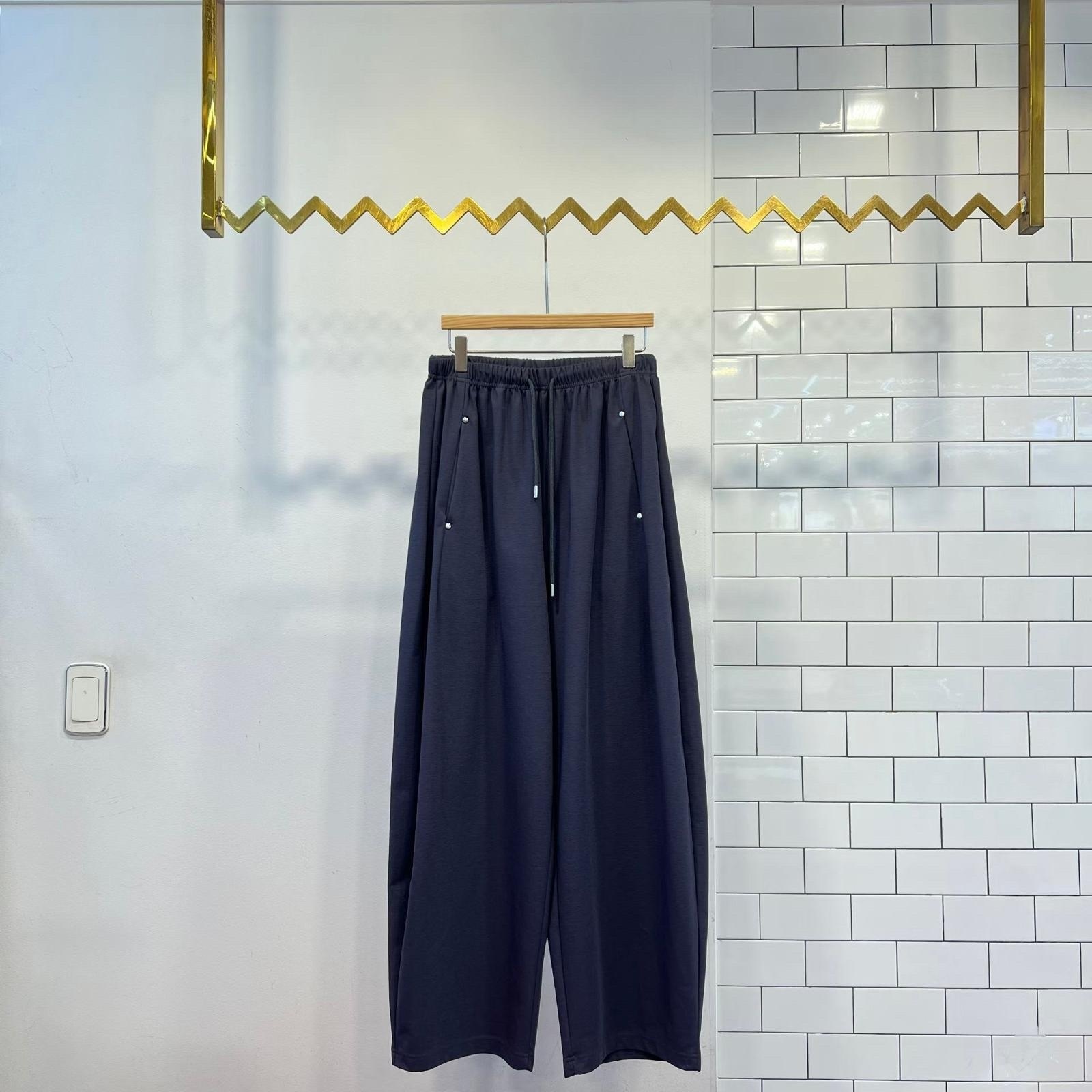 韓國C牌子彎刀型運動褲～159AF