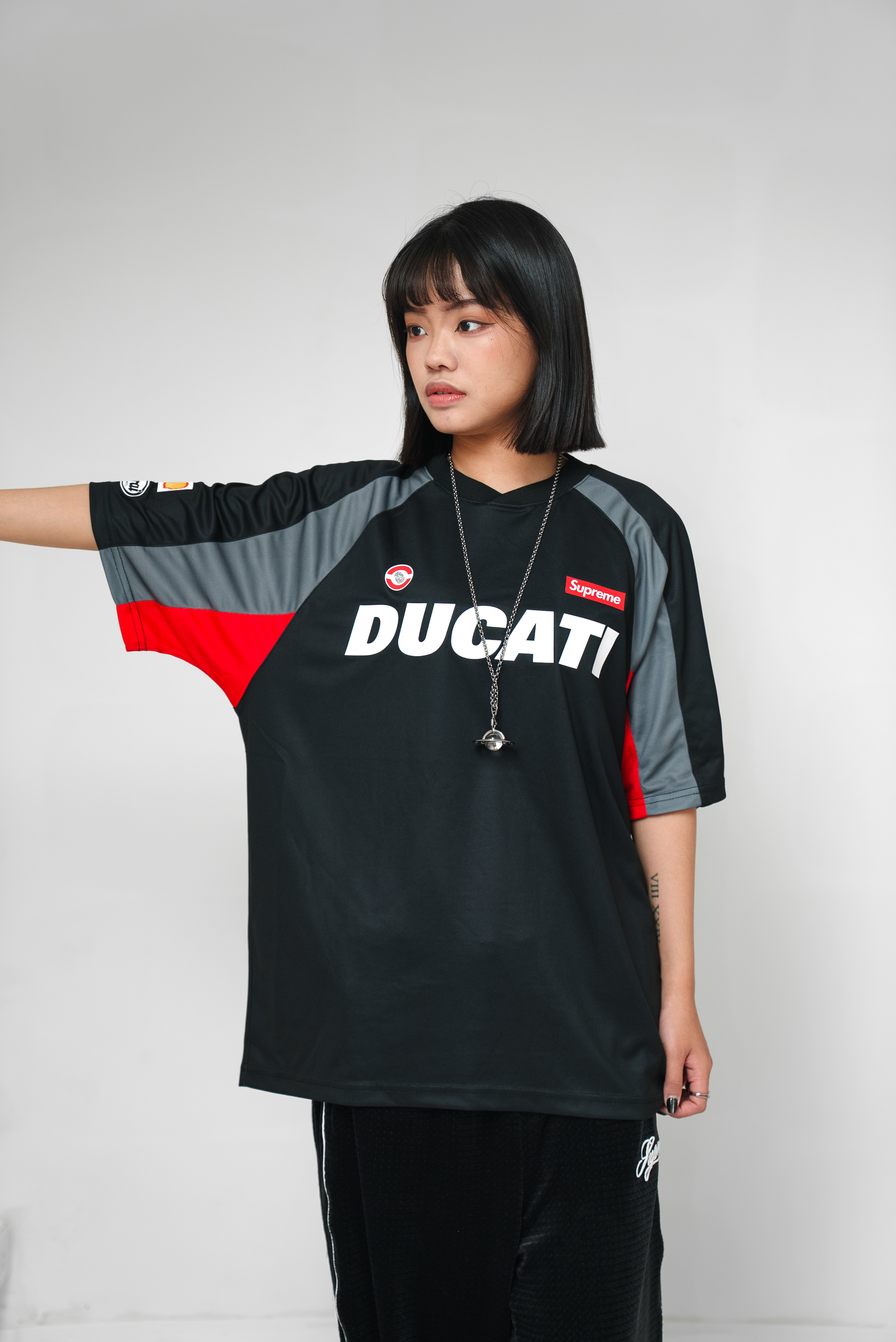 【Focus Store】現貨秒發 Ducati x Supreme SS24 Soccer Jersey "Black" 杜卡迪 短袖球衣 黑色