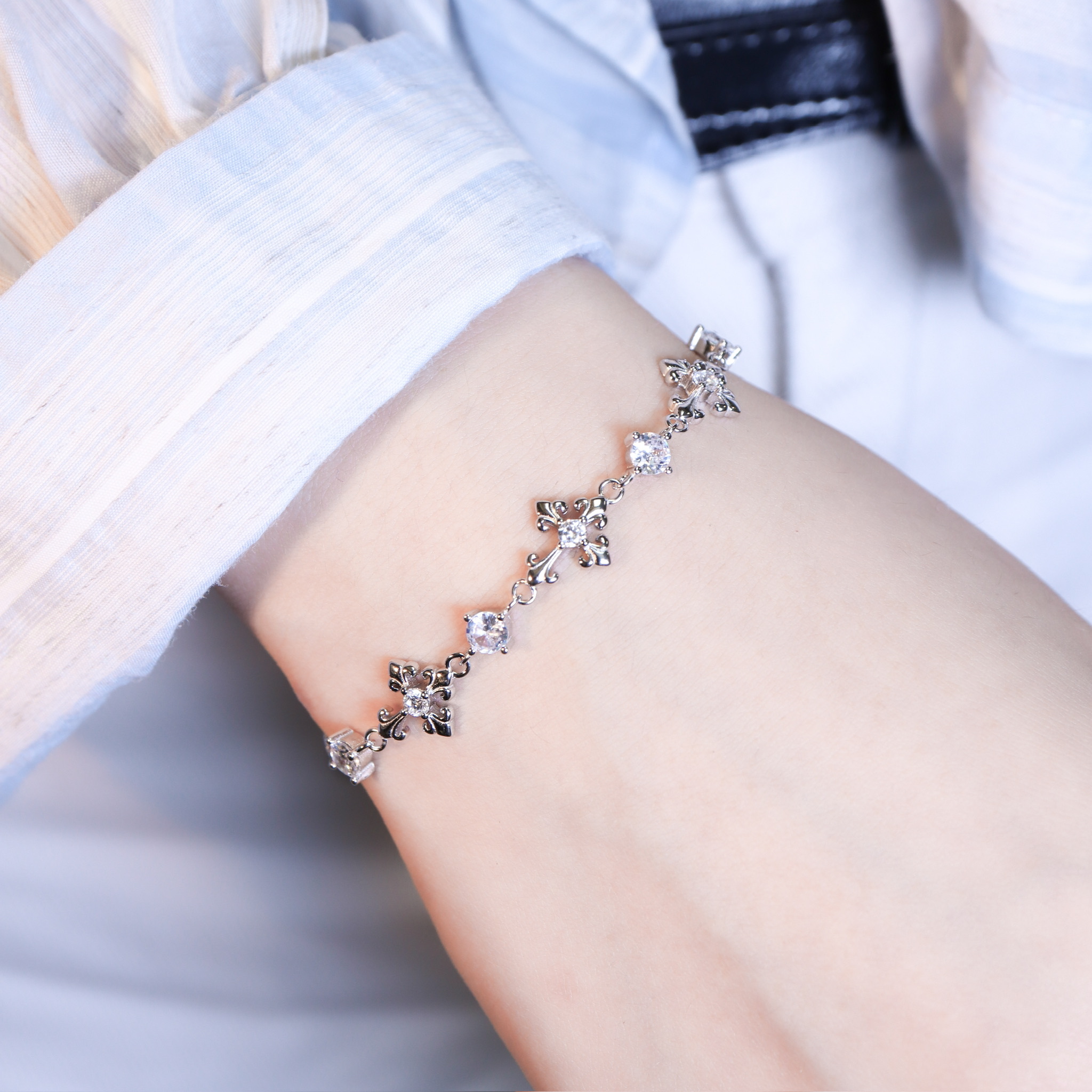 | 925純銀・白金 | 愛意花漾說軟手鐲 | BR1548 |